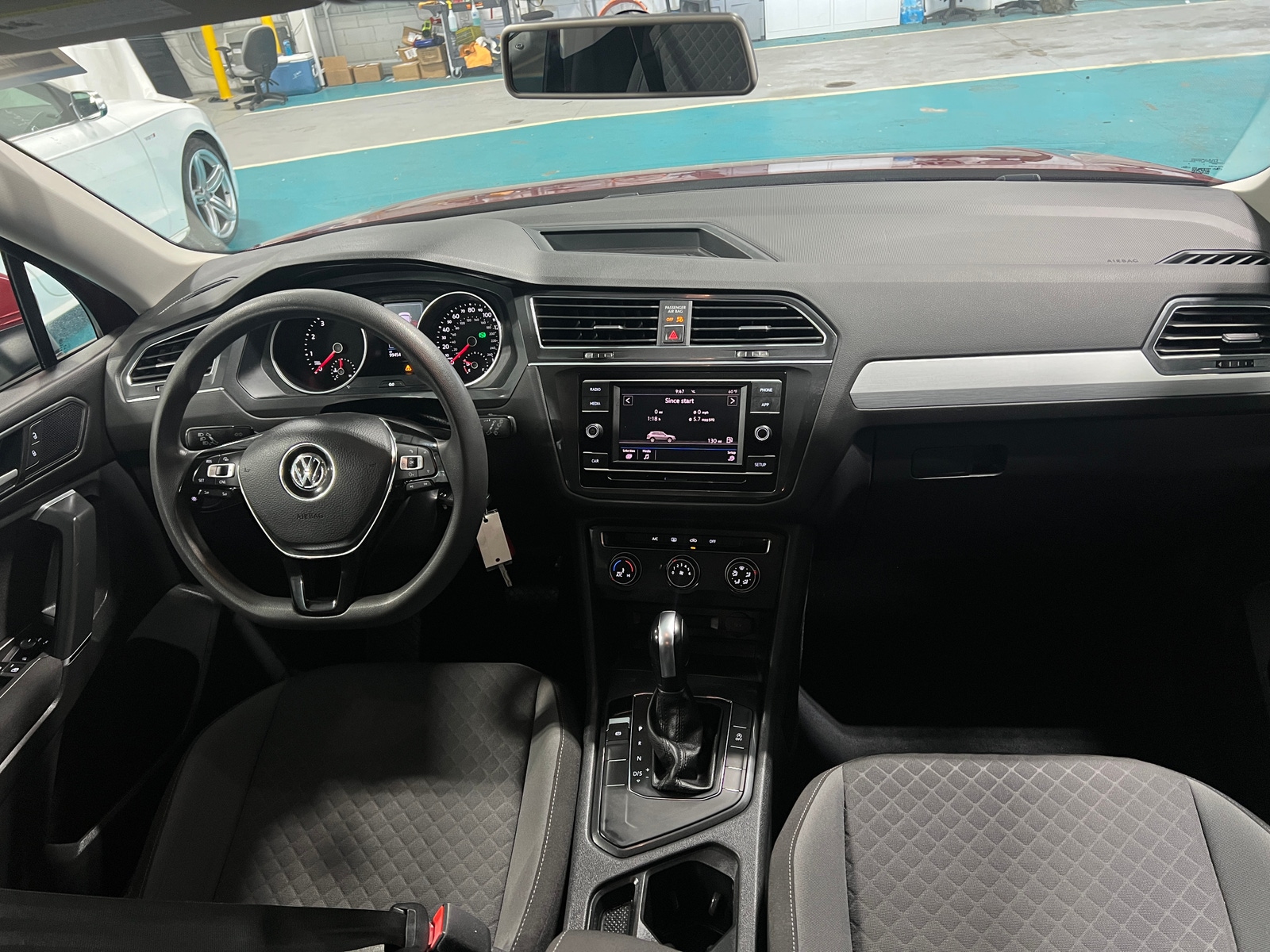 Thumbnail: 2018 Volkswagen Tiguan - 3