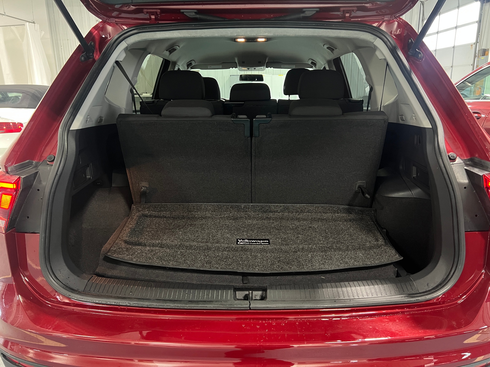 Thumbnail: 2018 Volkswagen Tiguan - 7
