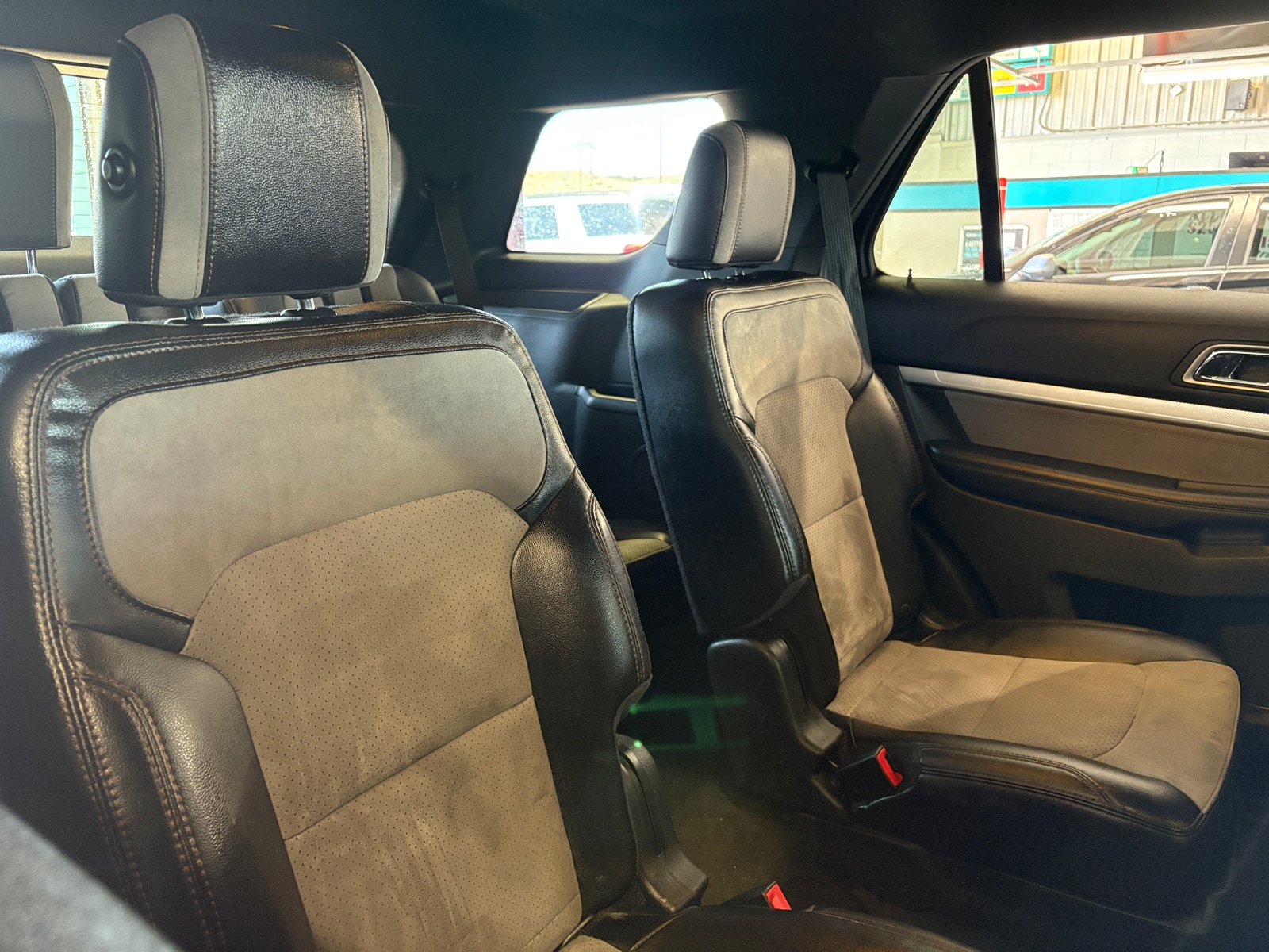 Thumbnail: 2017 Ford Explorer - 5