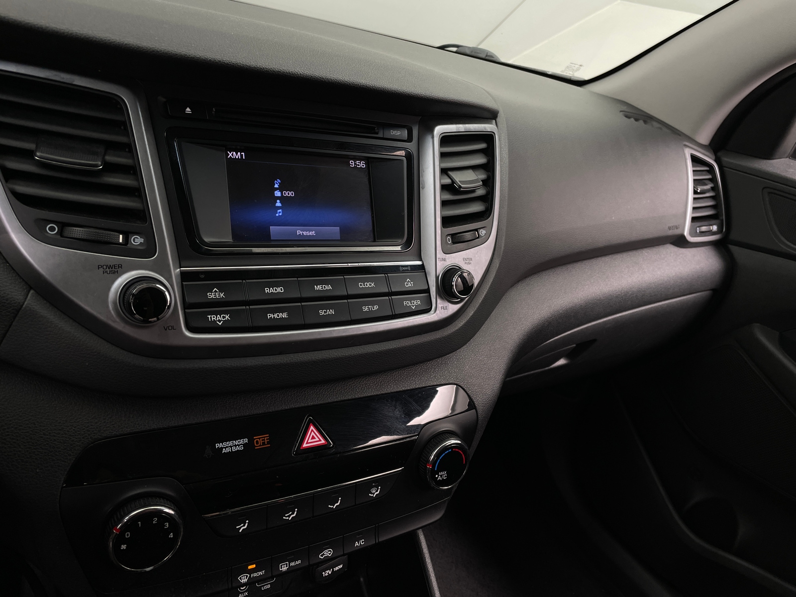 Thumbnail: 2016 Hyundai Tucson - 4