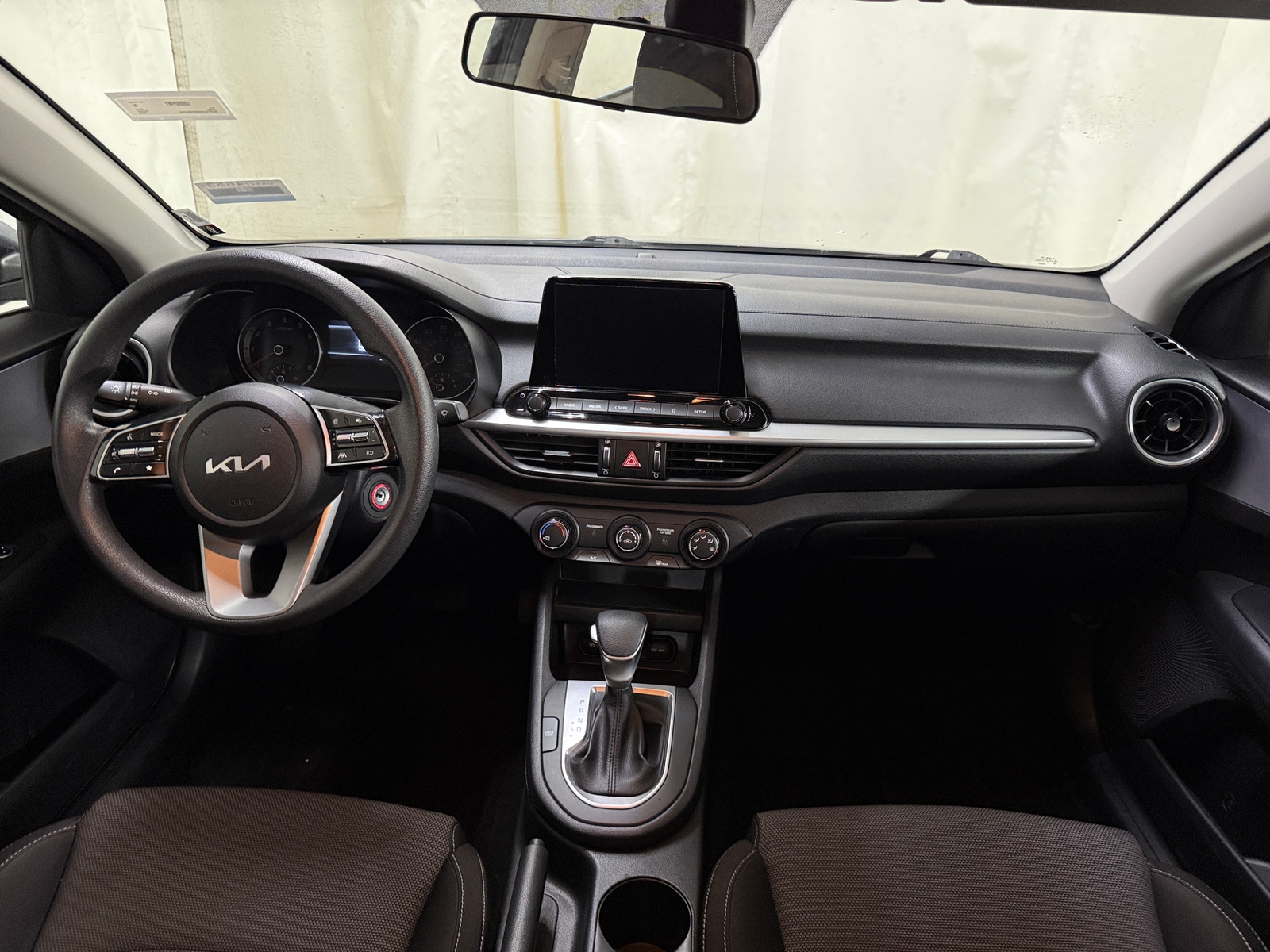 Thumbnail: 2023 Kia Forte - 3