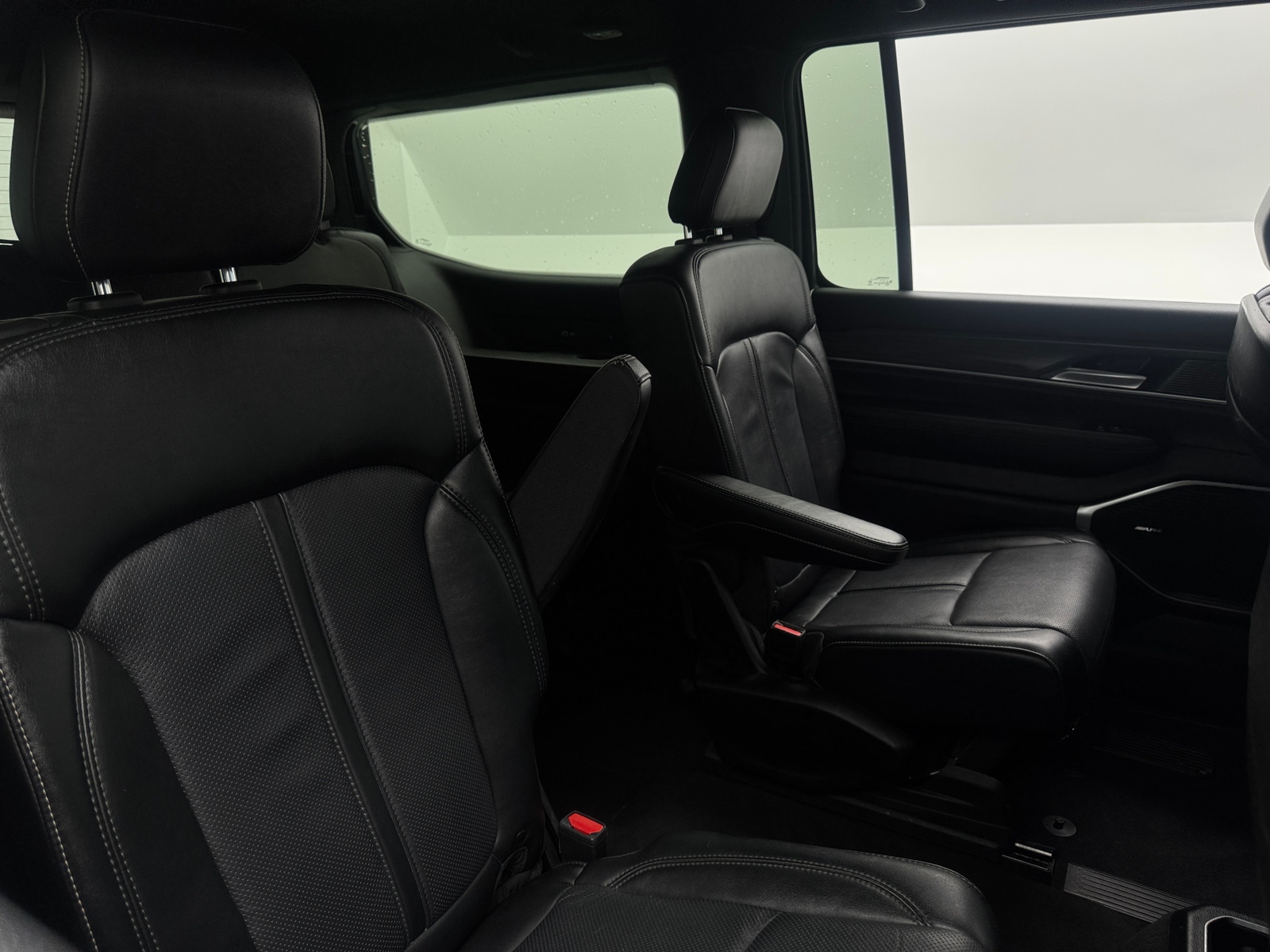 Thumbnail: 2024 Jeep Wagoneer - 5