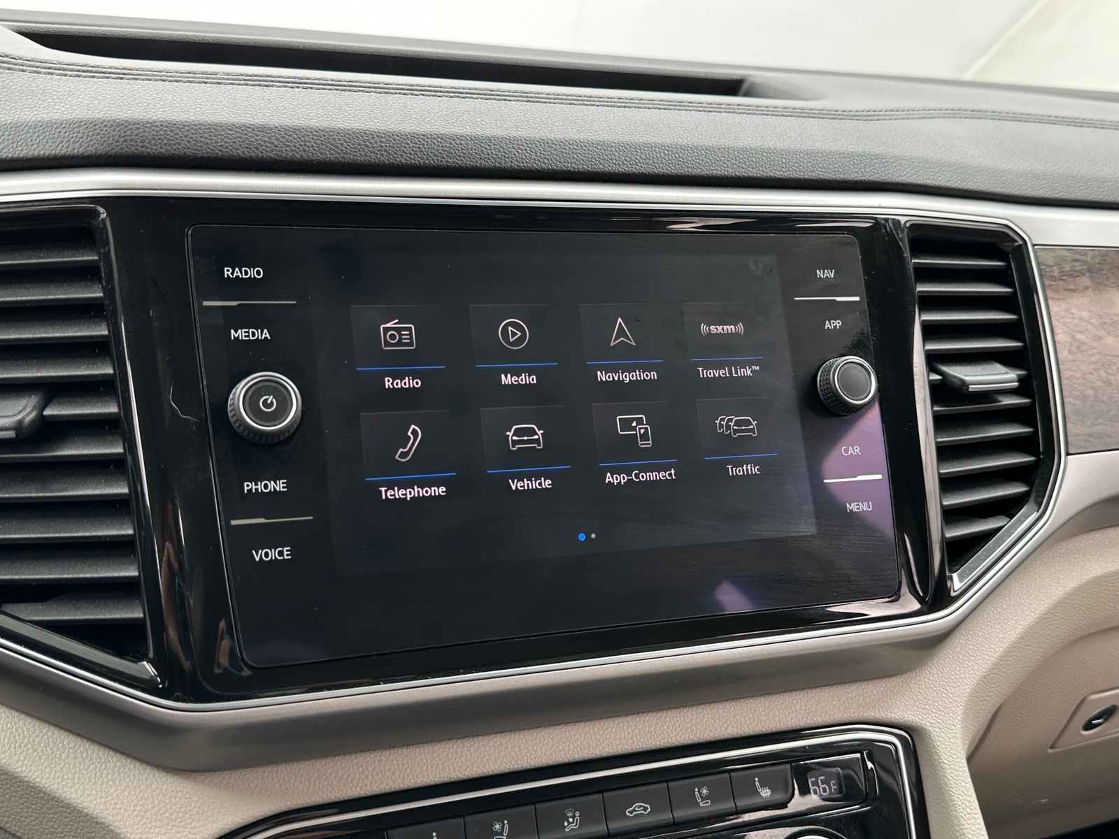 Thumbnail: 2019 Volkswagen Atlas - 3