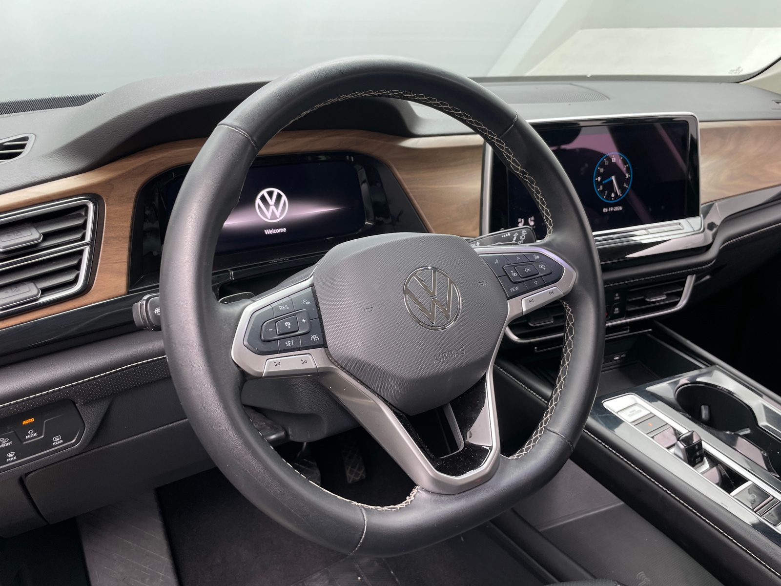 Thumbnail: 2025 Volkswagen Atlas - 4