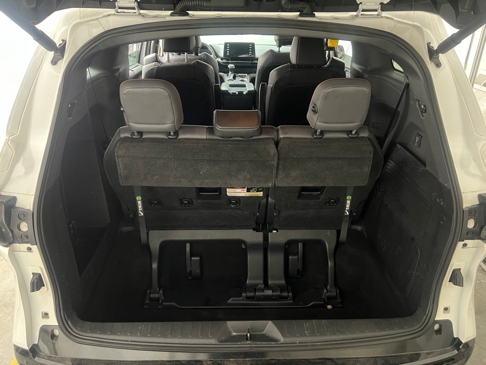 Thumbnail: 2022 Toyota Sienna - 6