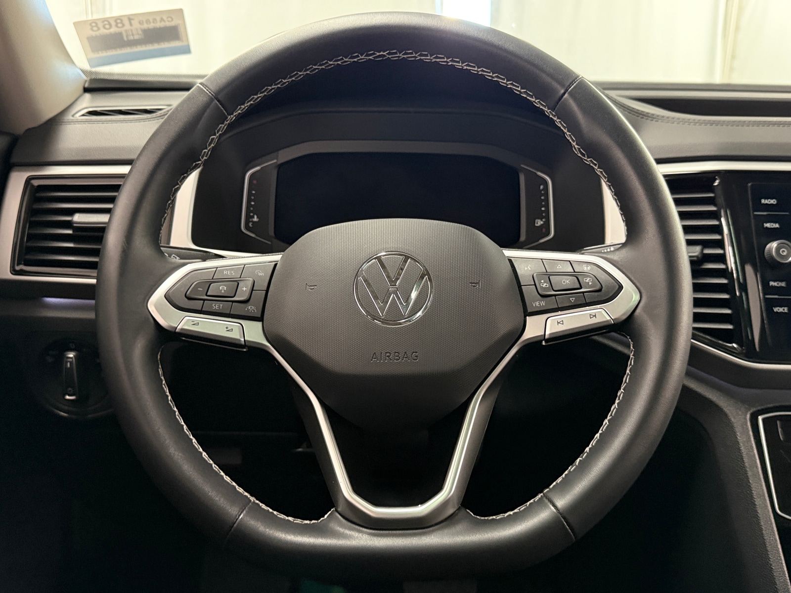 Thumbnail: 2022 Volkswagen Atlas - 4