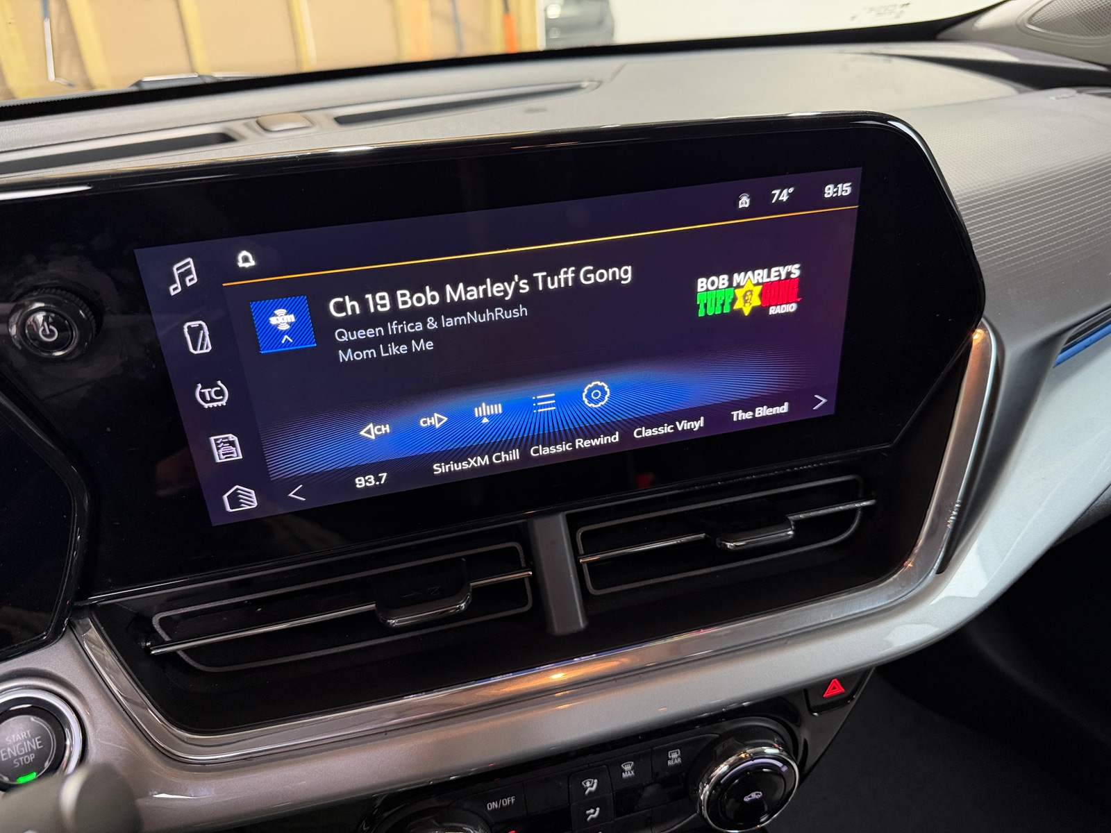 Thumbnail: 2025 Chevrolet Trax - 4