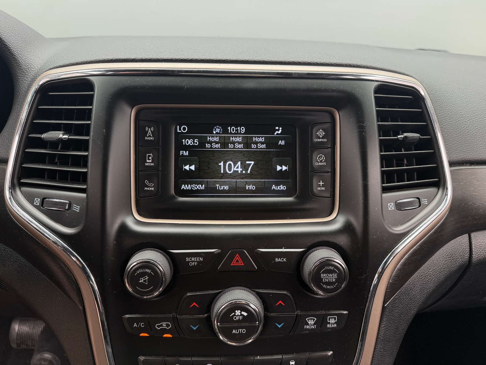 Thumbnail: 2017 Jeep Grand Cherokee - 4
