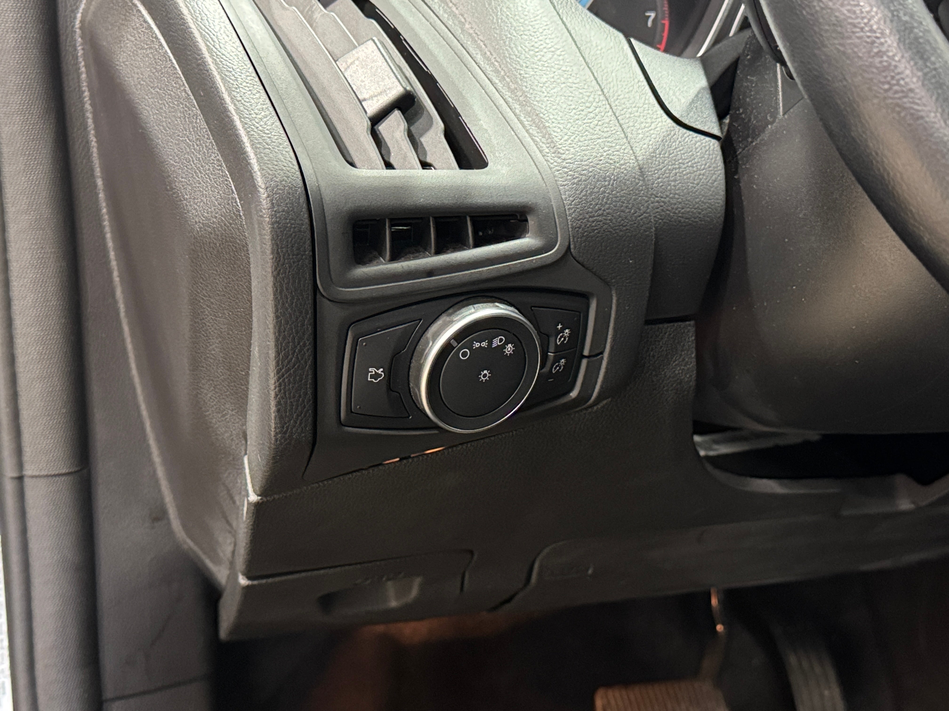 Used 2018 Ford Focus SE with VIN 1FADP3K2XJL225884 for sale in Auburn, WA