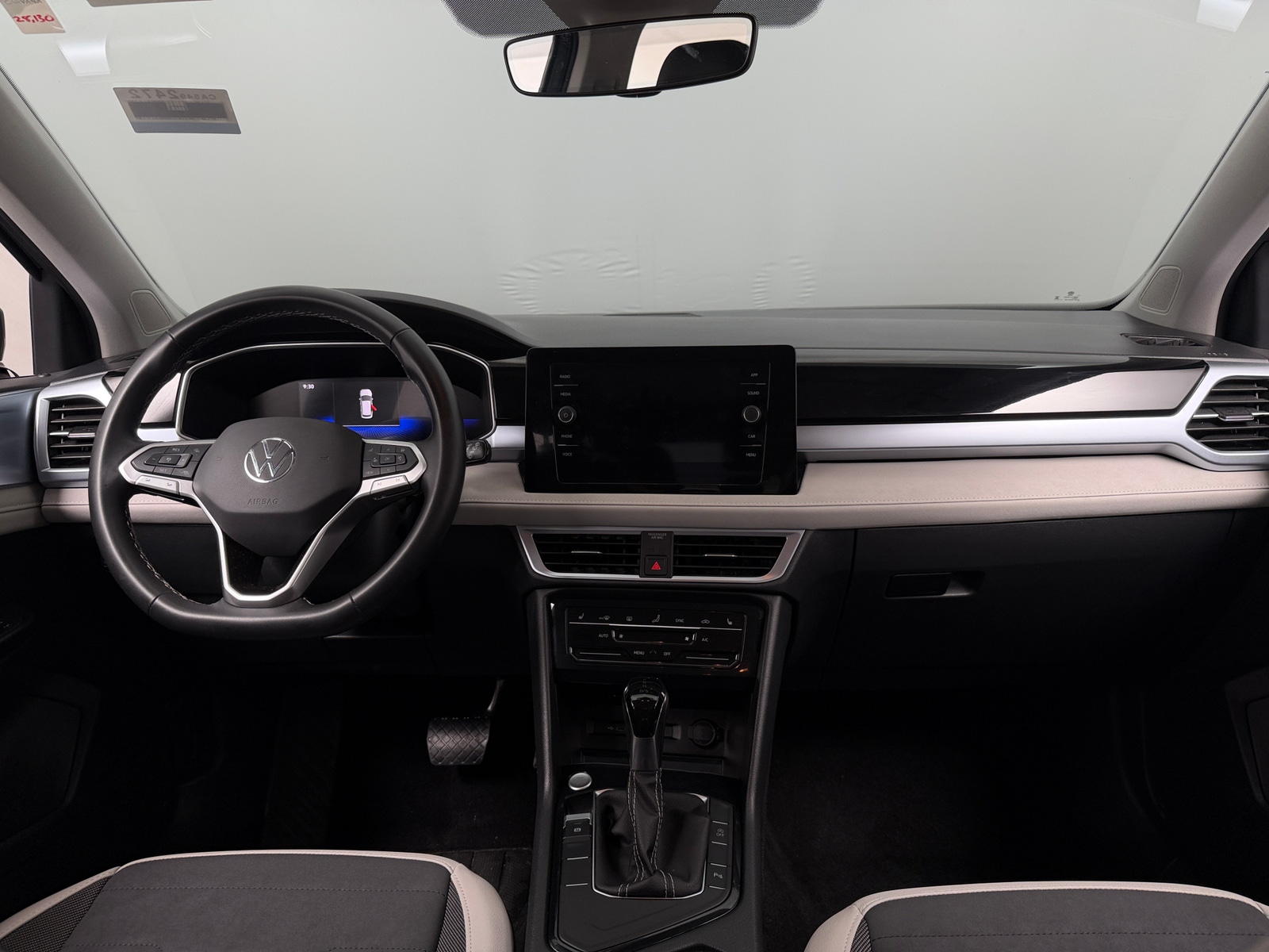 Thumbnail: 2025 Volkswagen Taos - 2