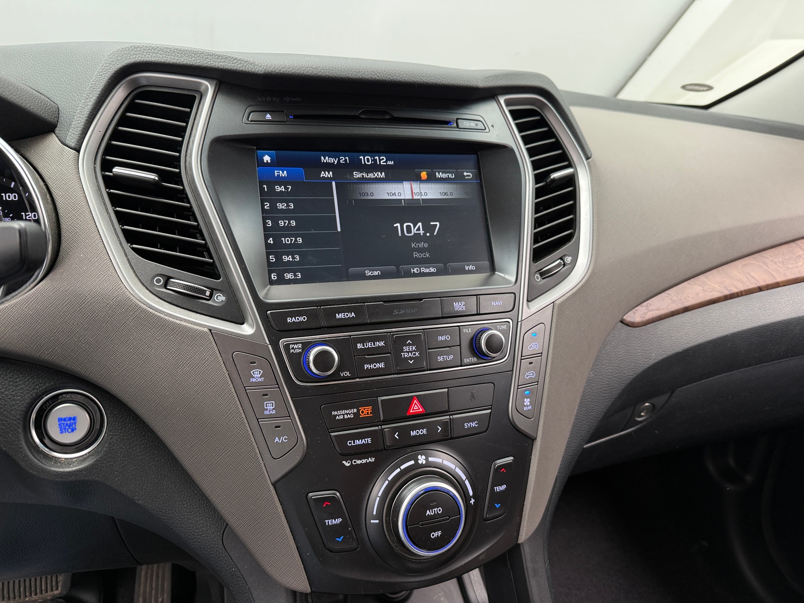 Thumbnail: 2017 Hyundai Santa Fe - 3
