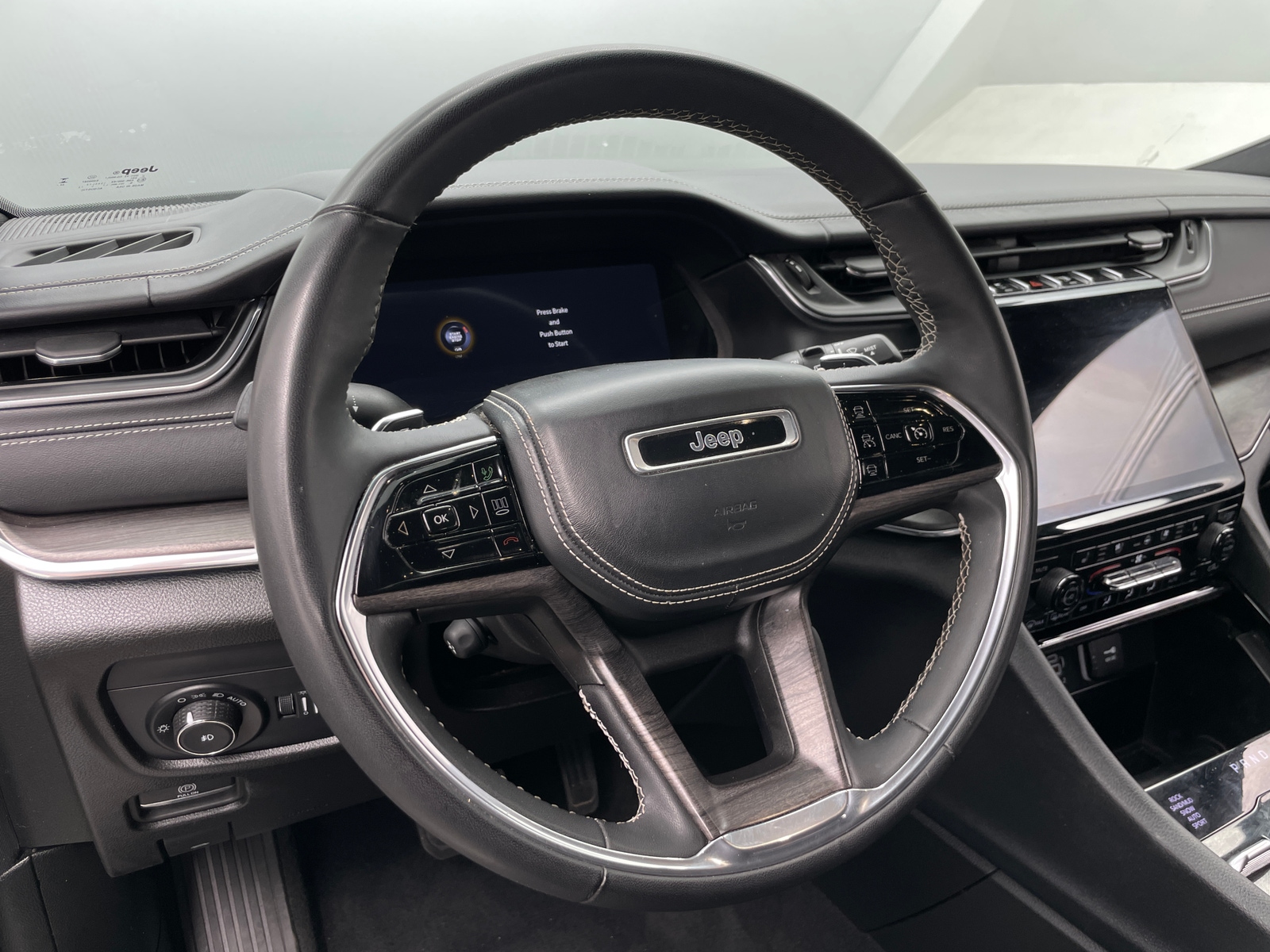 Thumbnail: 2023 Jeep Grand Cherokee L - 4