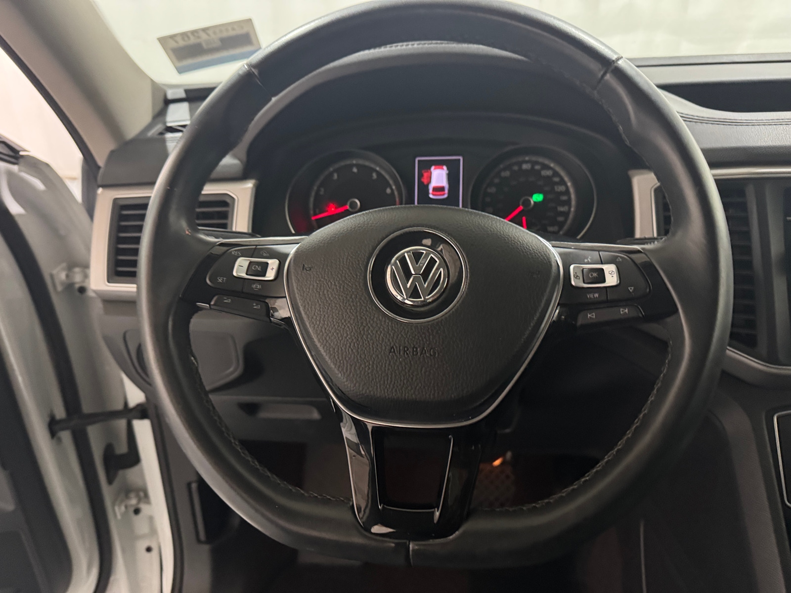 Thumbnail: 2019 Volkswagen Atlas - 4