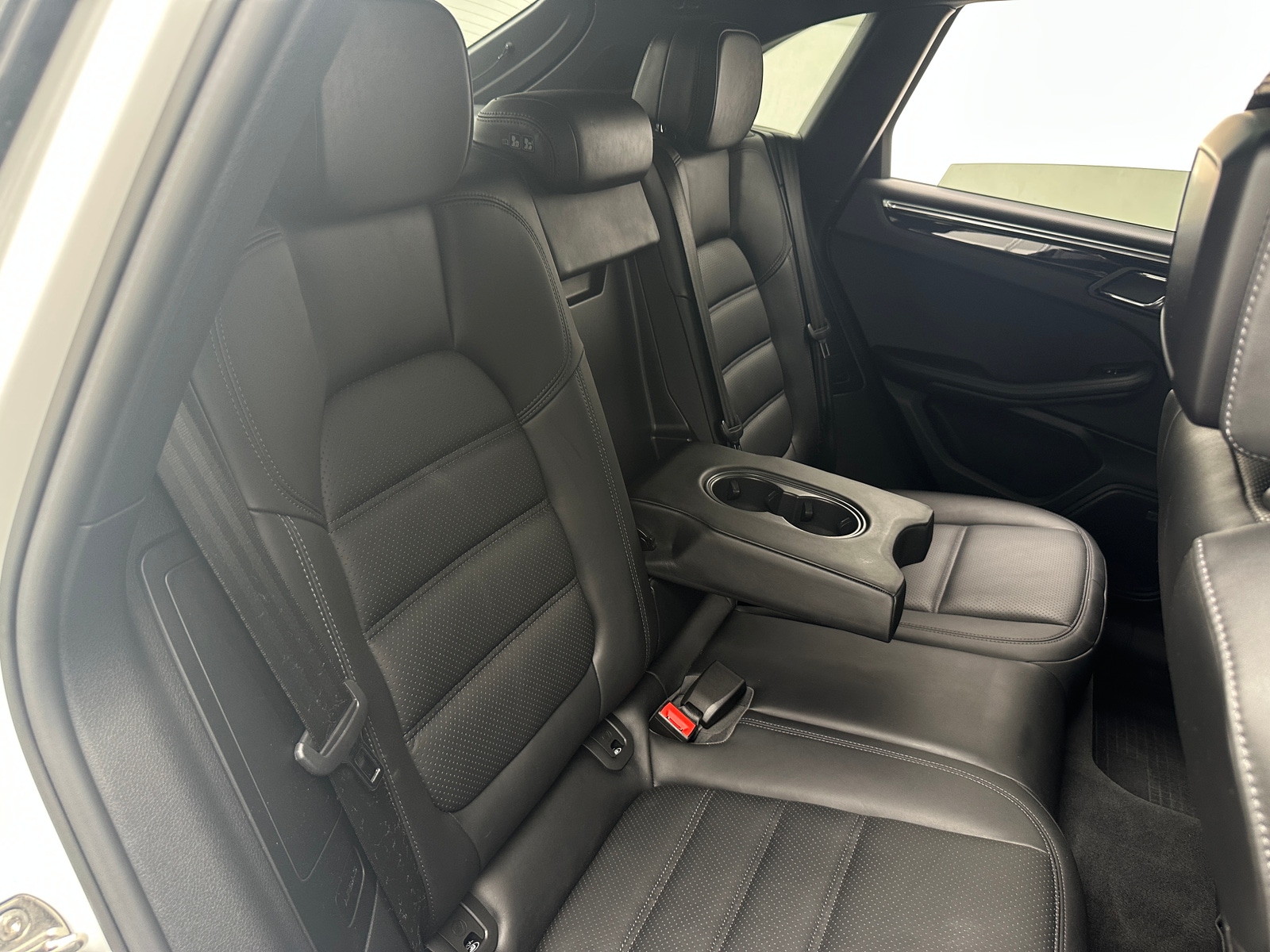 Thumbnail: 2017 Porsche Macan - 5