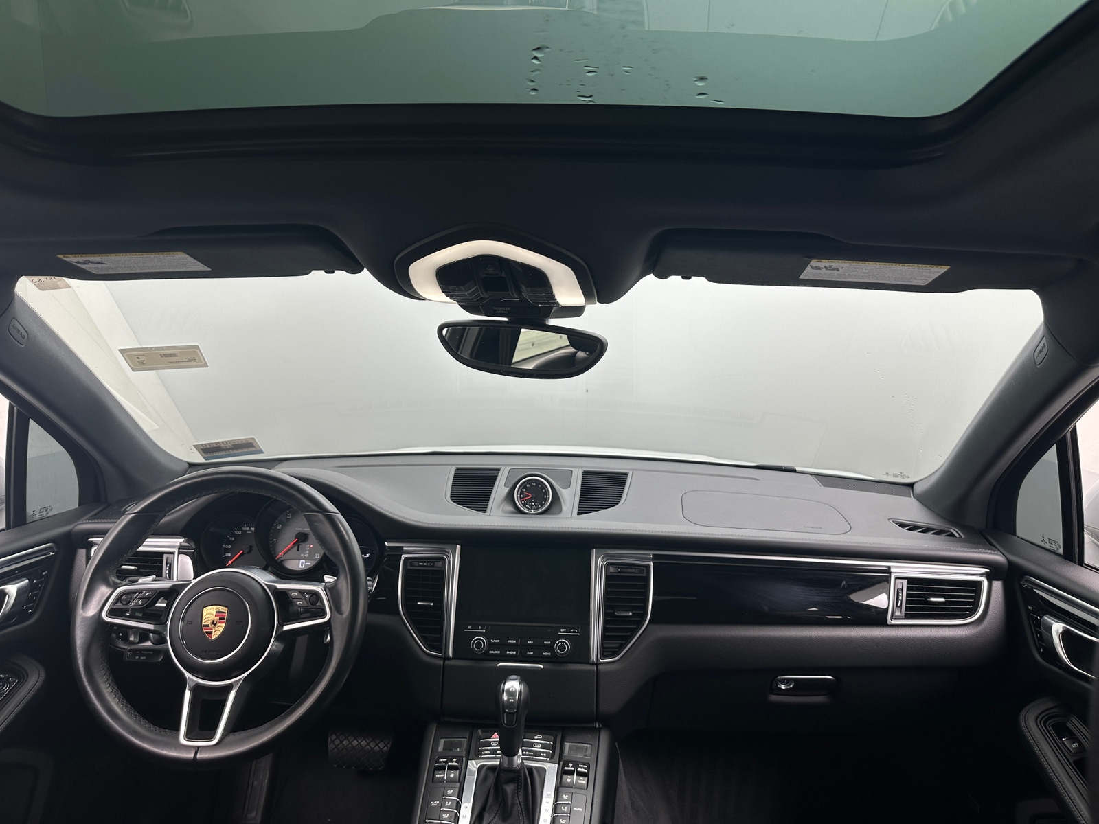 Thumbnail: 2017 Porsche Macan - 2