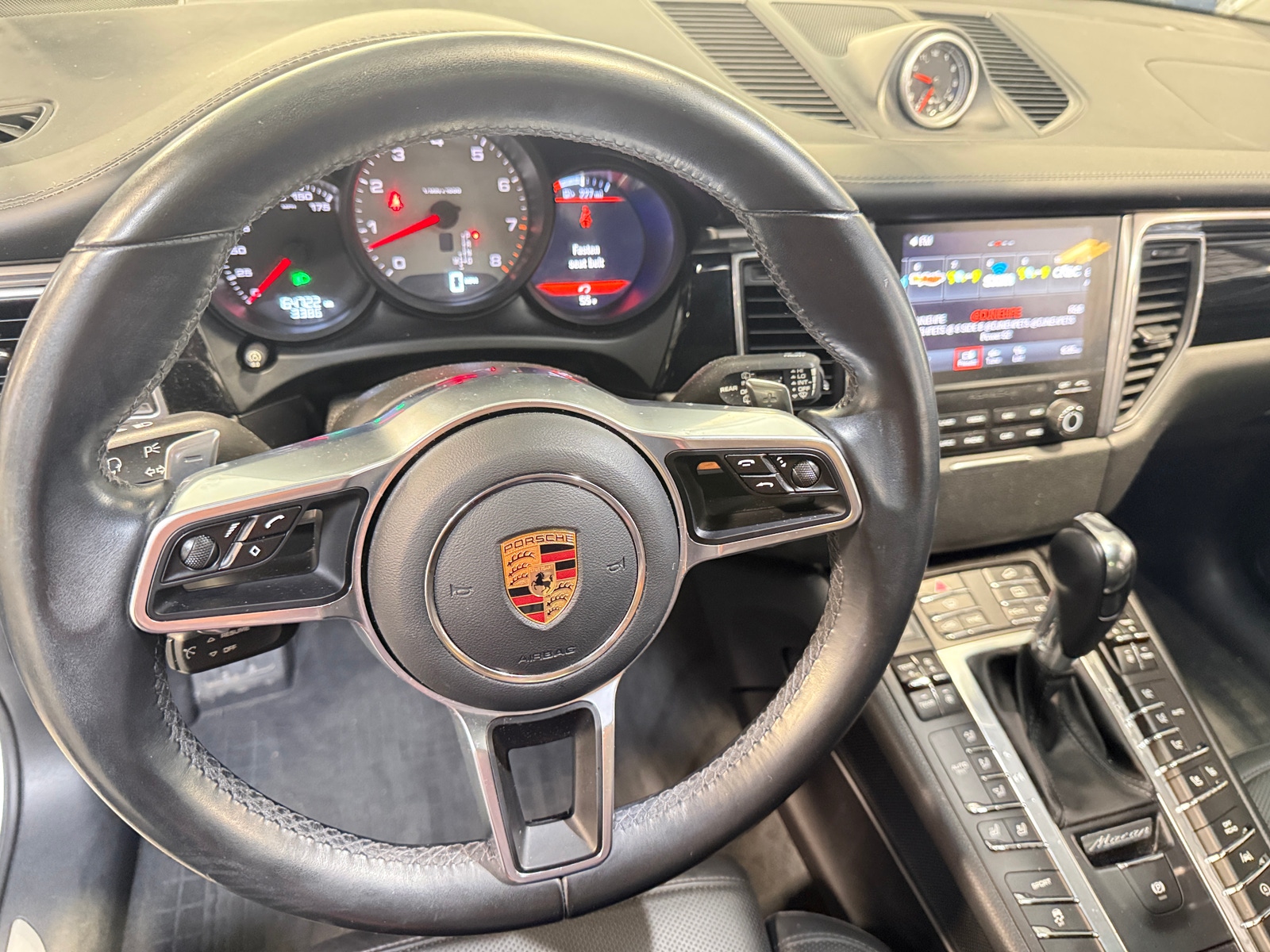 Thumbnail: 2017 Porsche Macan - 4