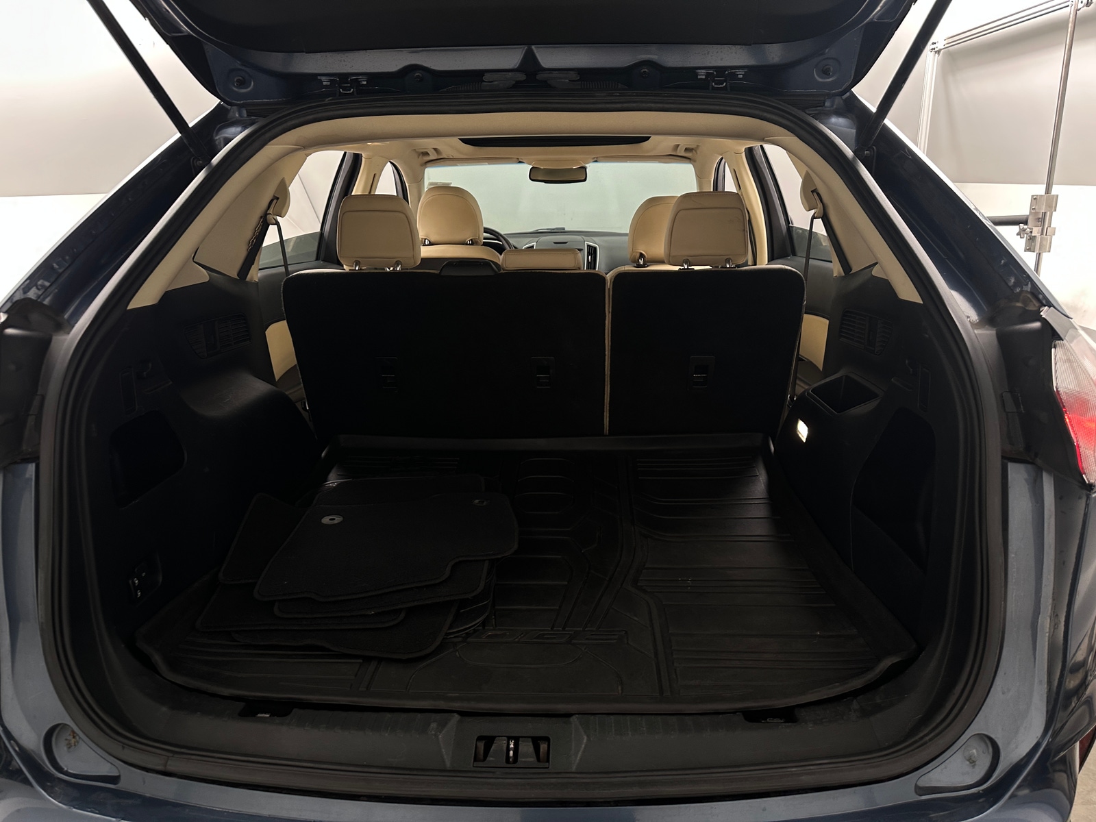 Thumbnail: 2019 Ford Edge - 7