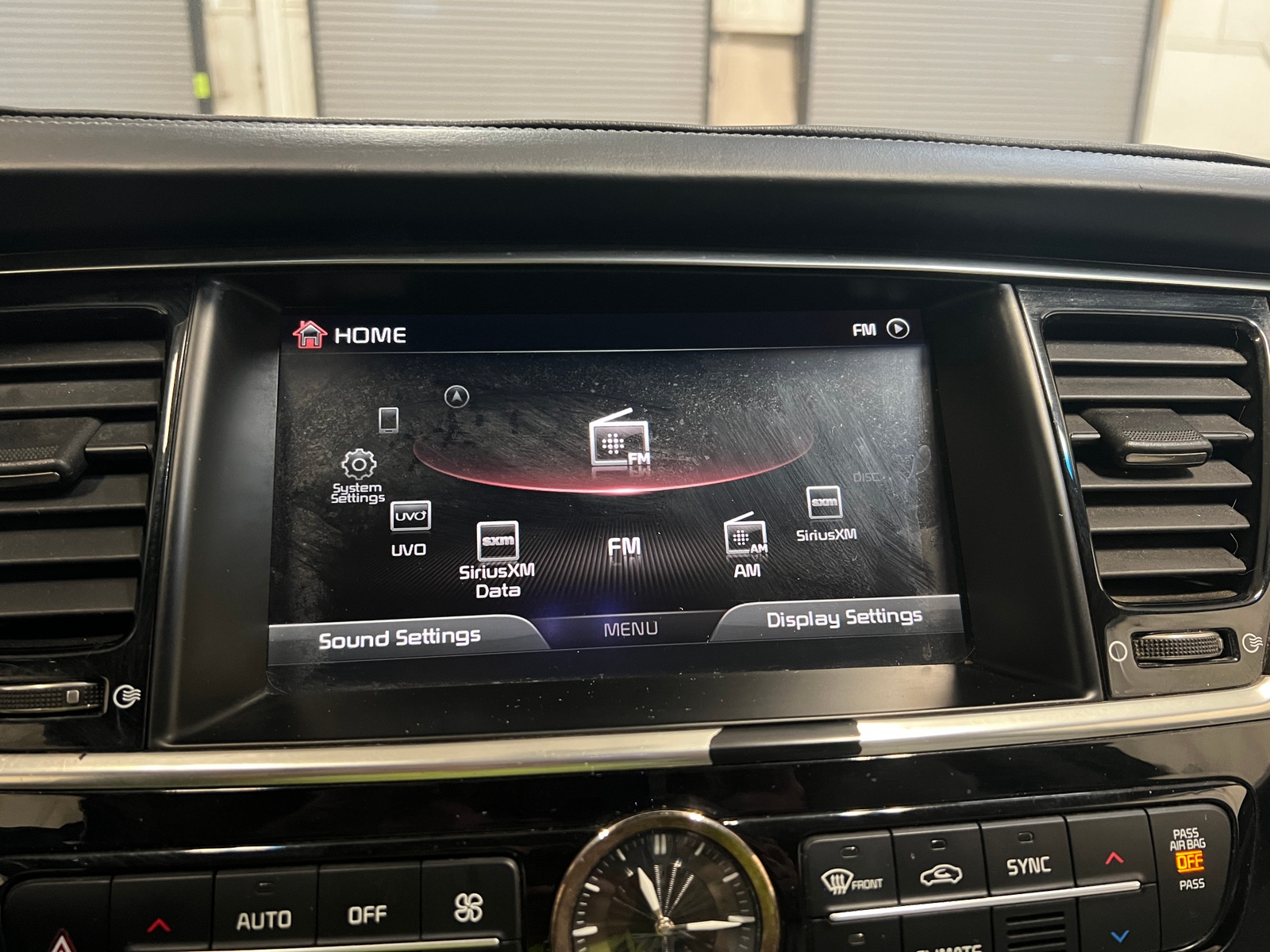 Thumbnail: 2015 Kia K900 - 3