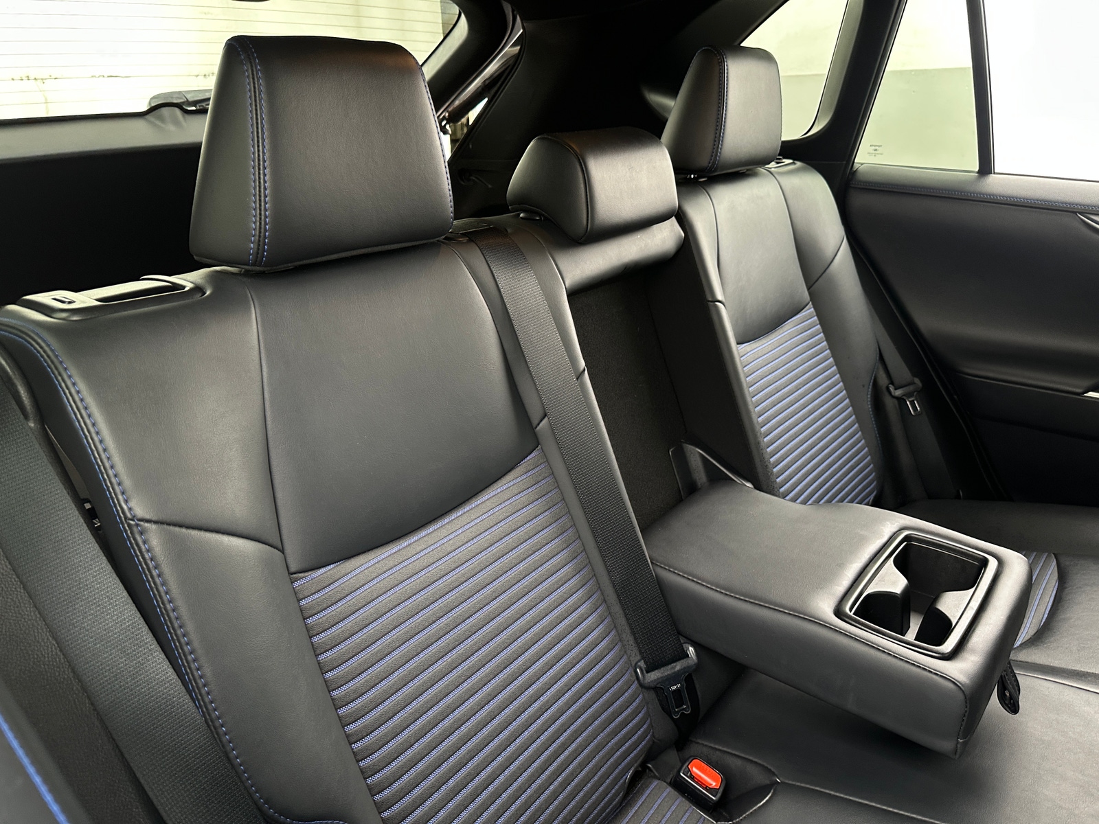 Thumbnail: 2021 Toyota RAV4 - 6