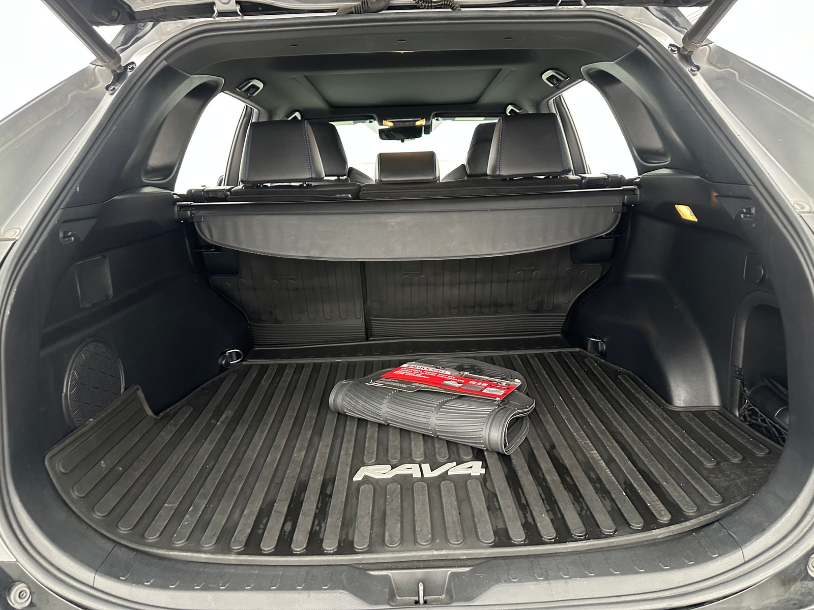 Thumbnail: 2021 Toyota RAV4 - 7