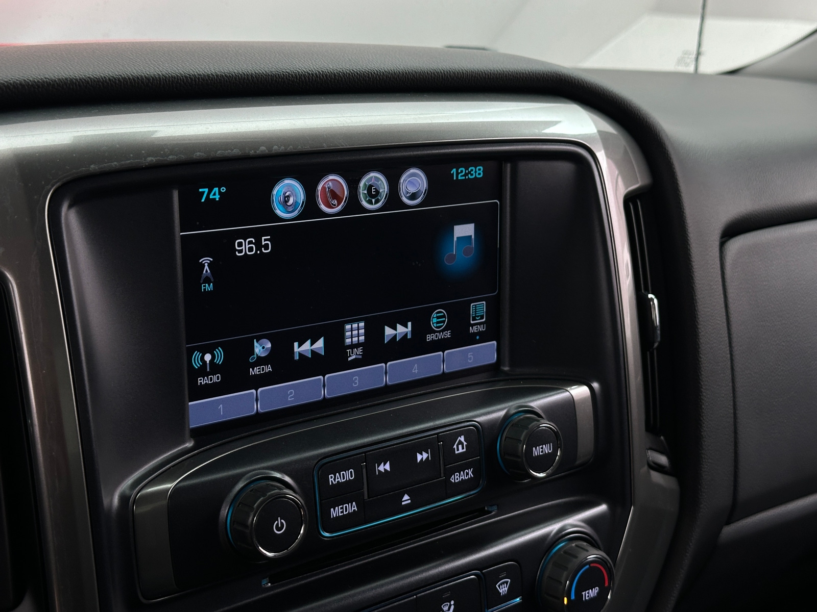 Thumbnail: 2018 Chevrolet Silverado 1500 - 4