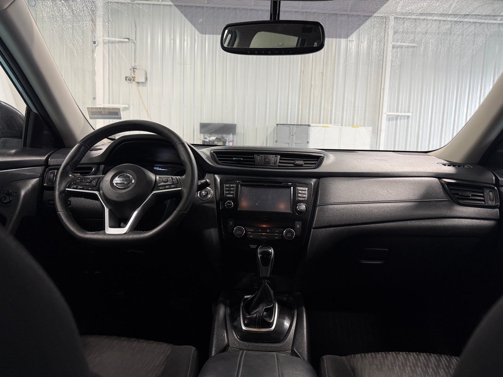 Thumbnail: 2017 Nissan Rogue - 3
