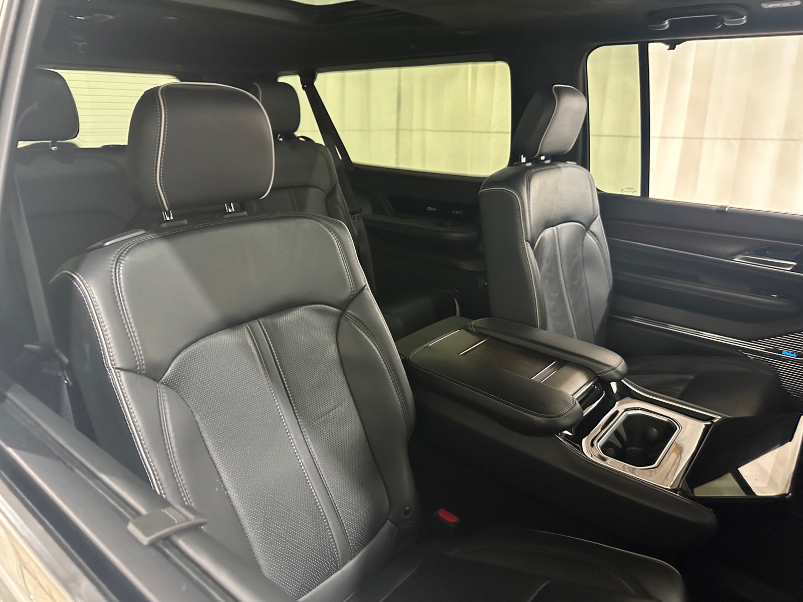 Thumbnail: 2023 Jeep Grand Wagoneer L - 5