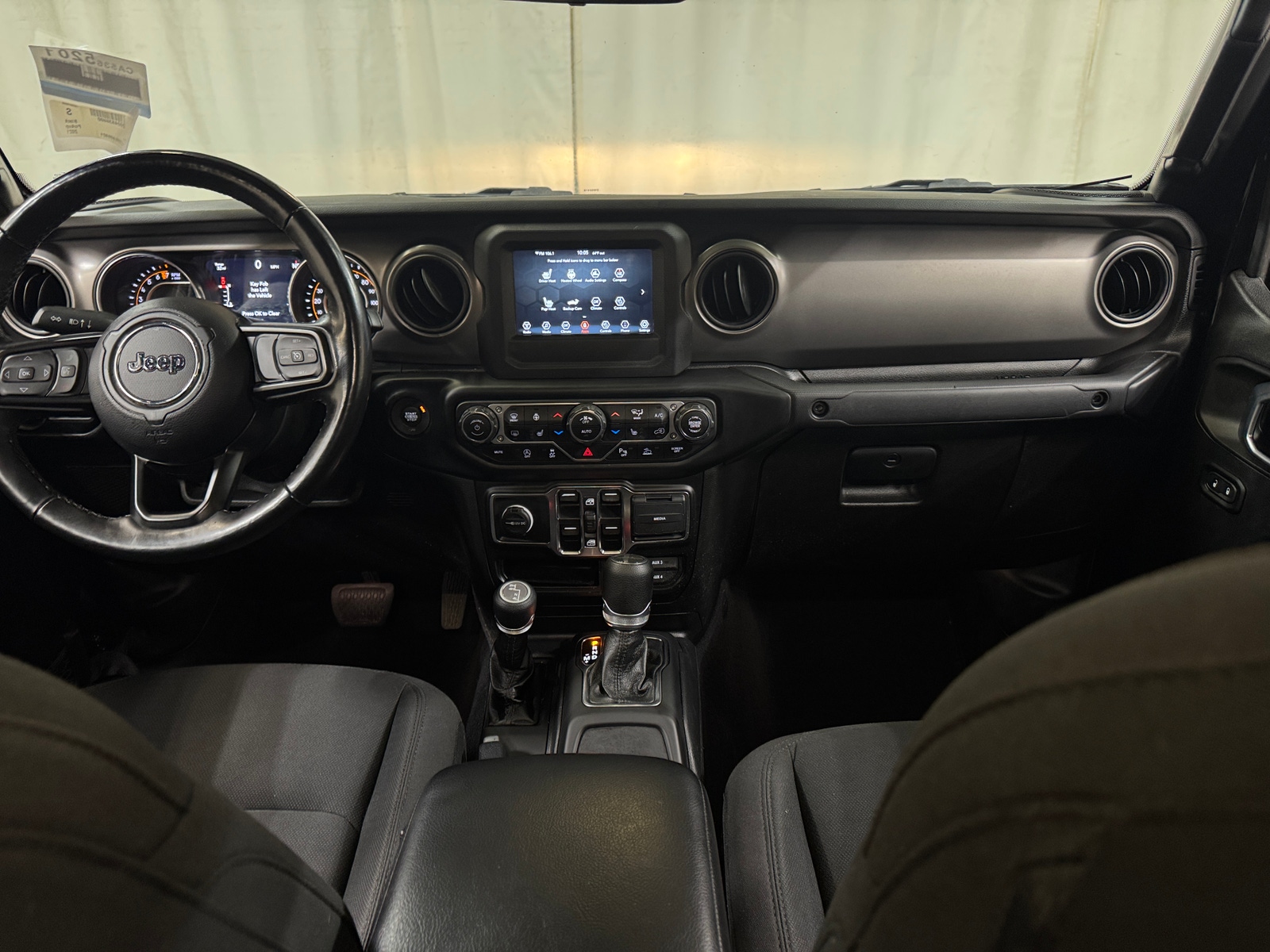 Thumbnail: 2021 Jeep Gladiator - 3