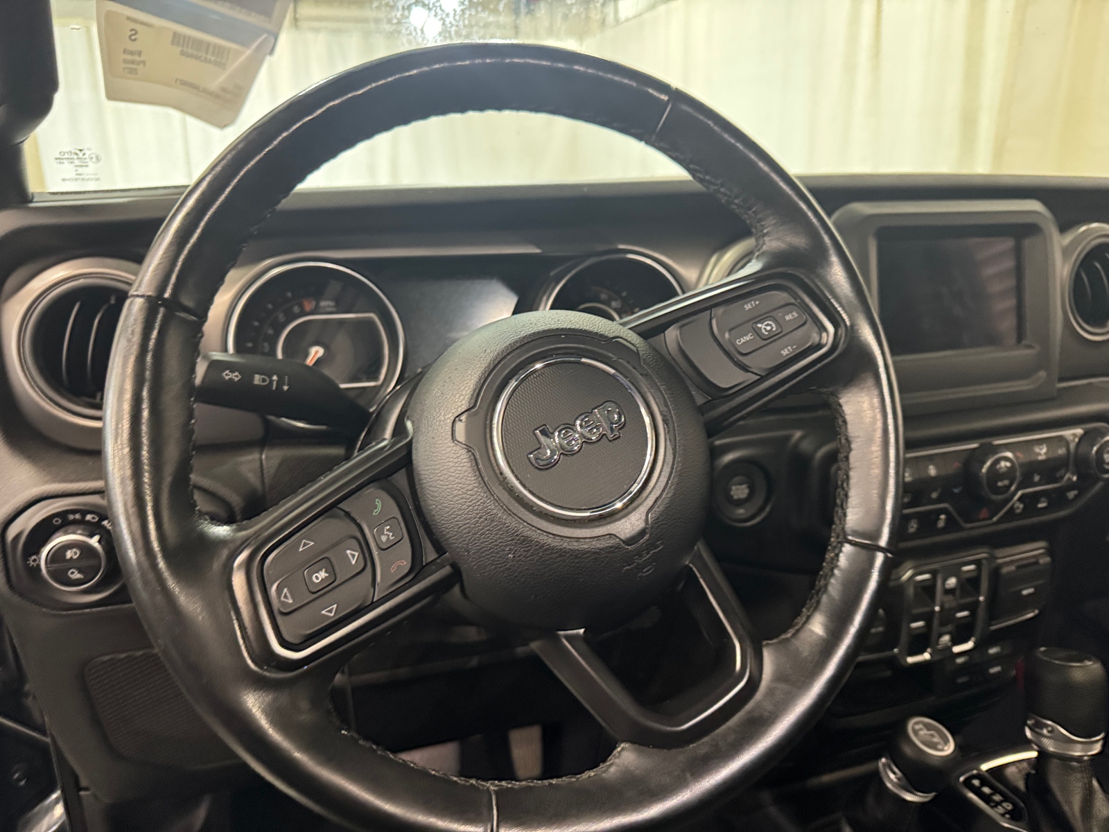 Thumbnail: 2021 Jeep Gladiator - 5