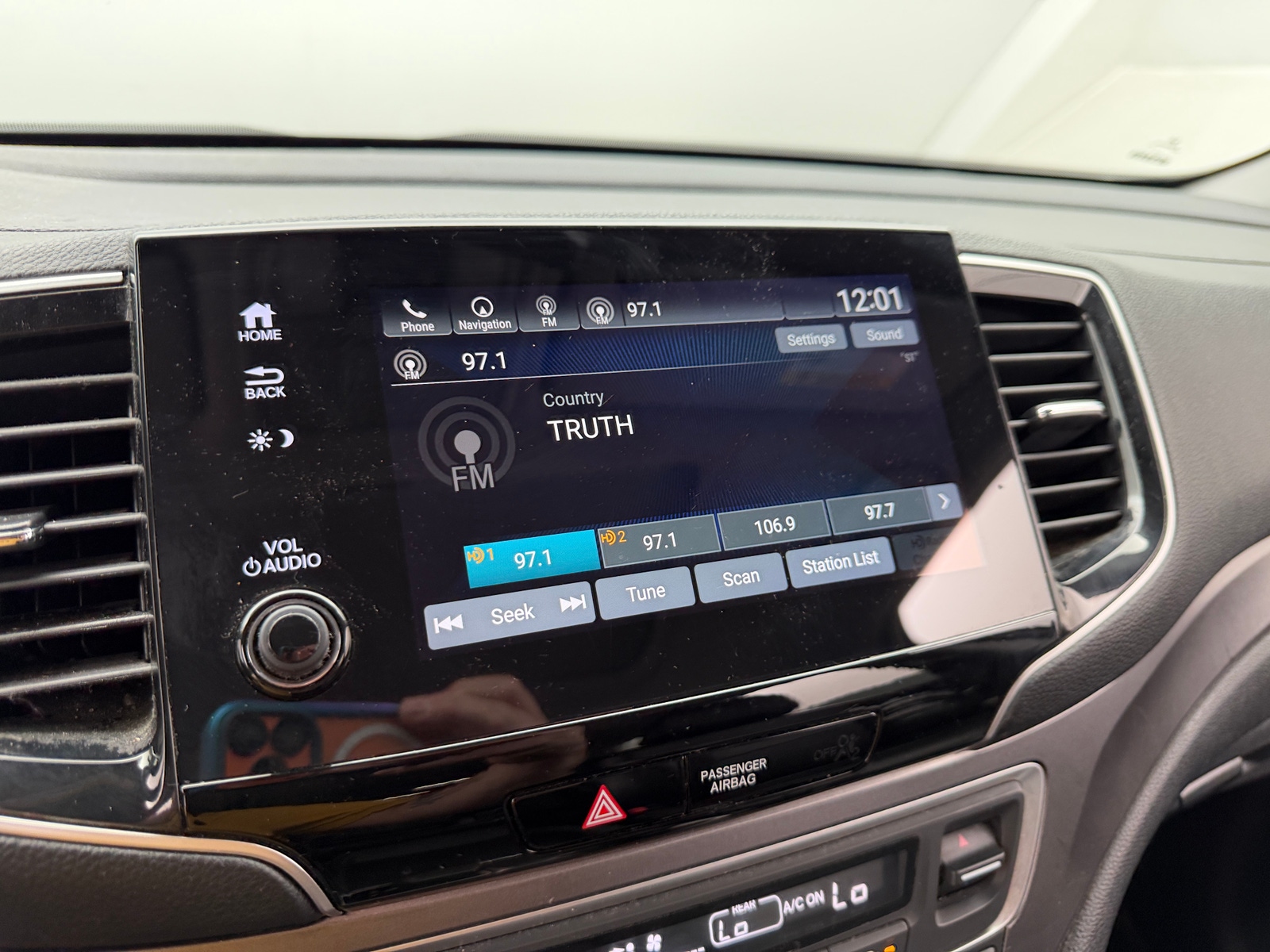 Thumbnail: 2019 Honda Pilot - 3