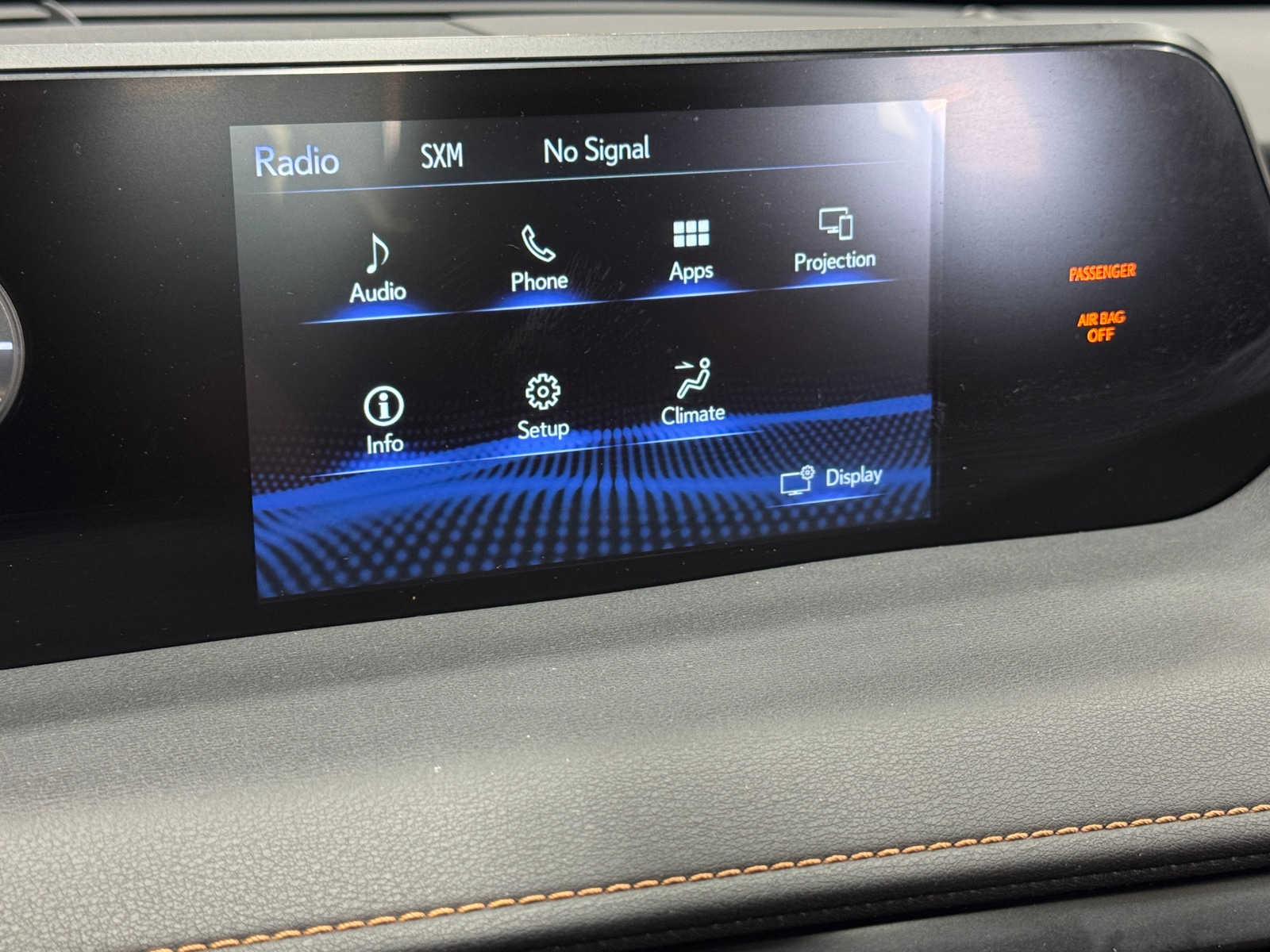 Thumbnail: 2022 Lexus UX - 3