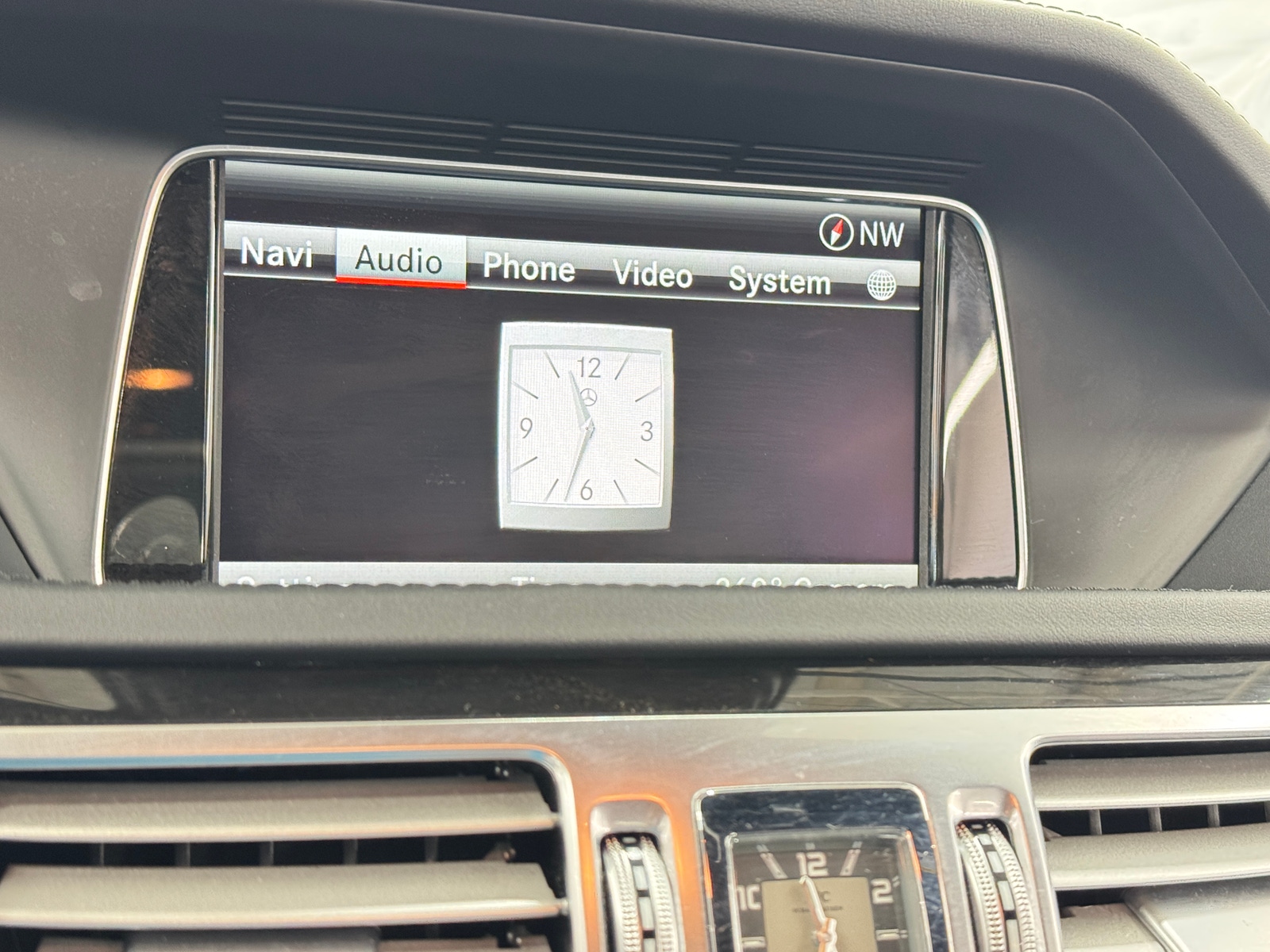 Thumbnail: 2014 Mercedes-Benz E-Class - 3