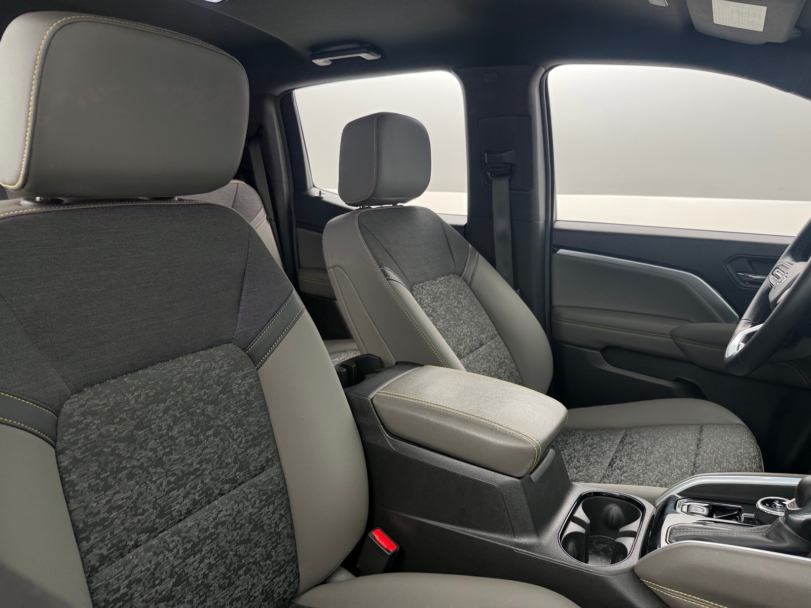 Thumbnail: 2024 Chevrolet Colorado - 2