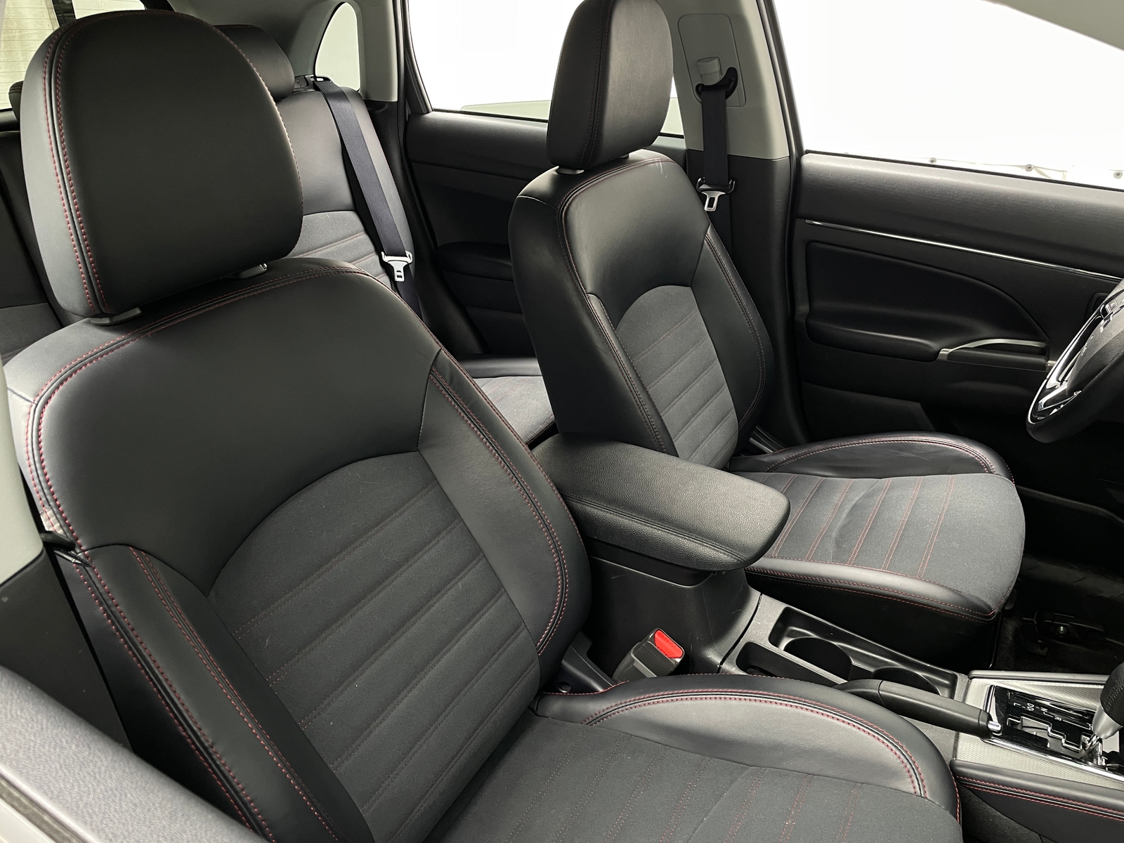Thumbnail: 2024 Mitsubishi Outlander Sport - 2