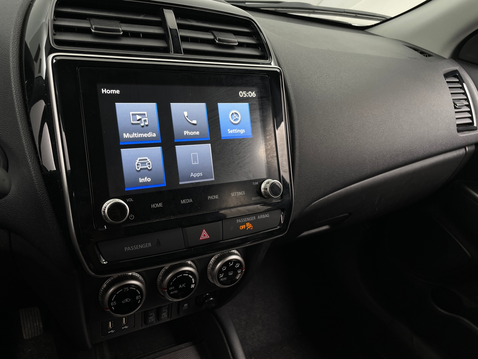 Thumbnail: 2024 Mitsubishi Outlander Sport - 4
