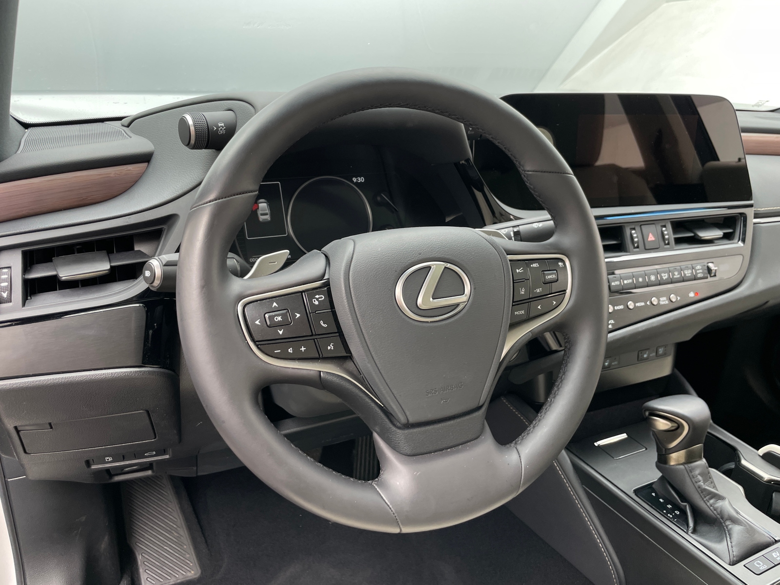 Thumbnail: 2025 Lexus ES - 5