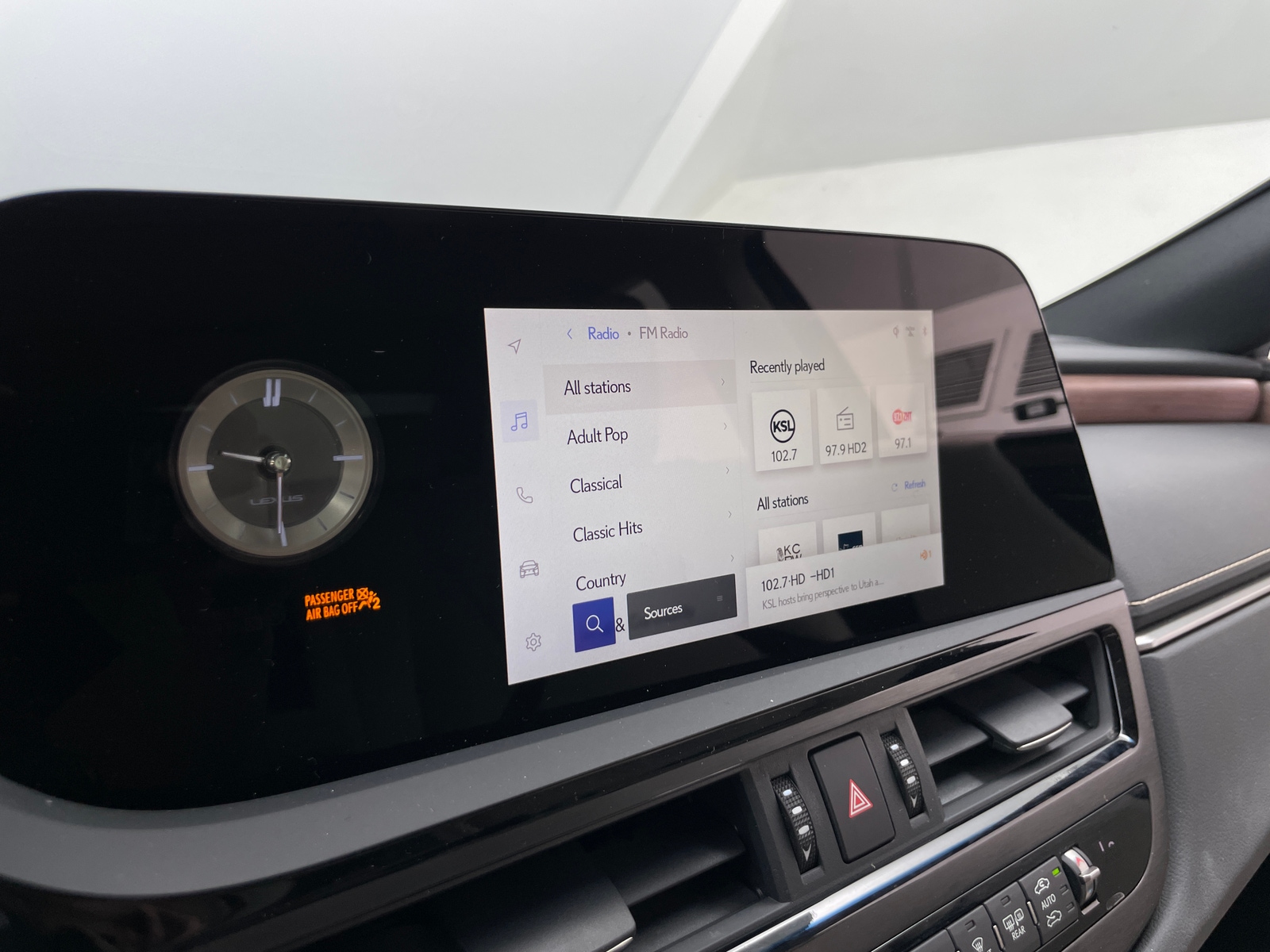 Thumbnail: 2025 Lexus ES - 4