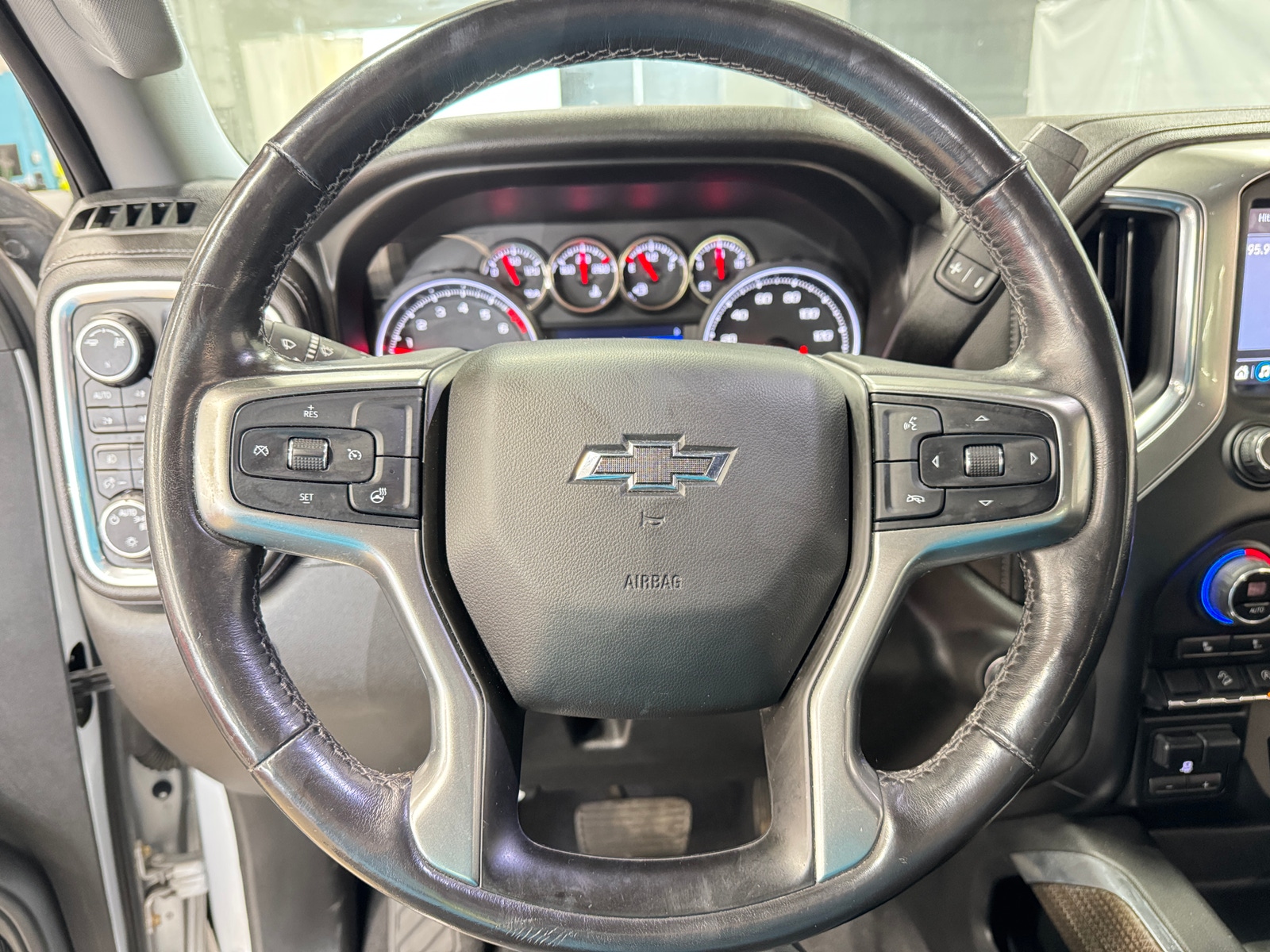 Thumbnail: 2019 Chevrolet Silverado 1500 - 5
