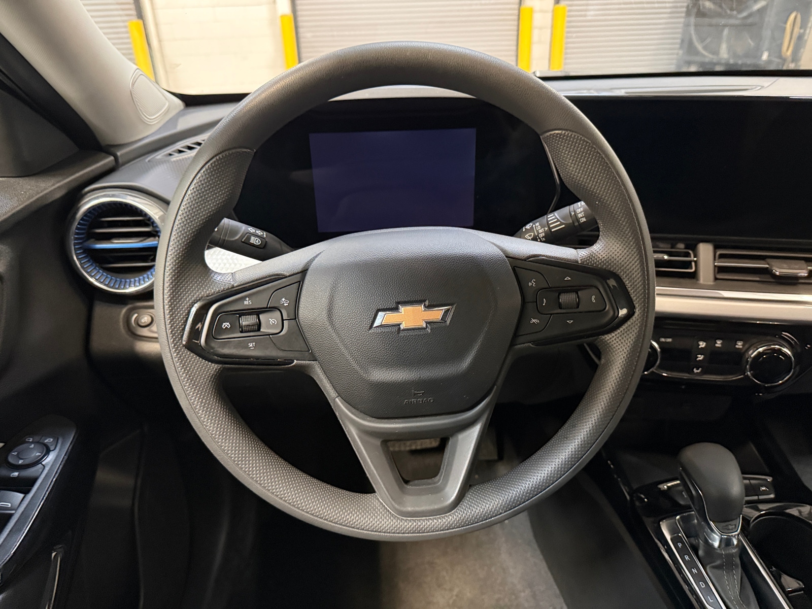 Thumbnail: 2025 Chevrolet Trax - 5