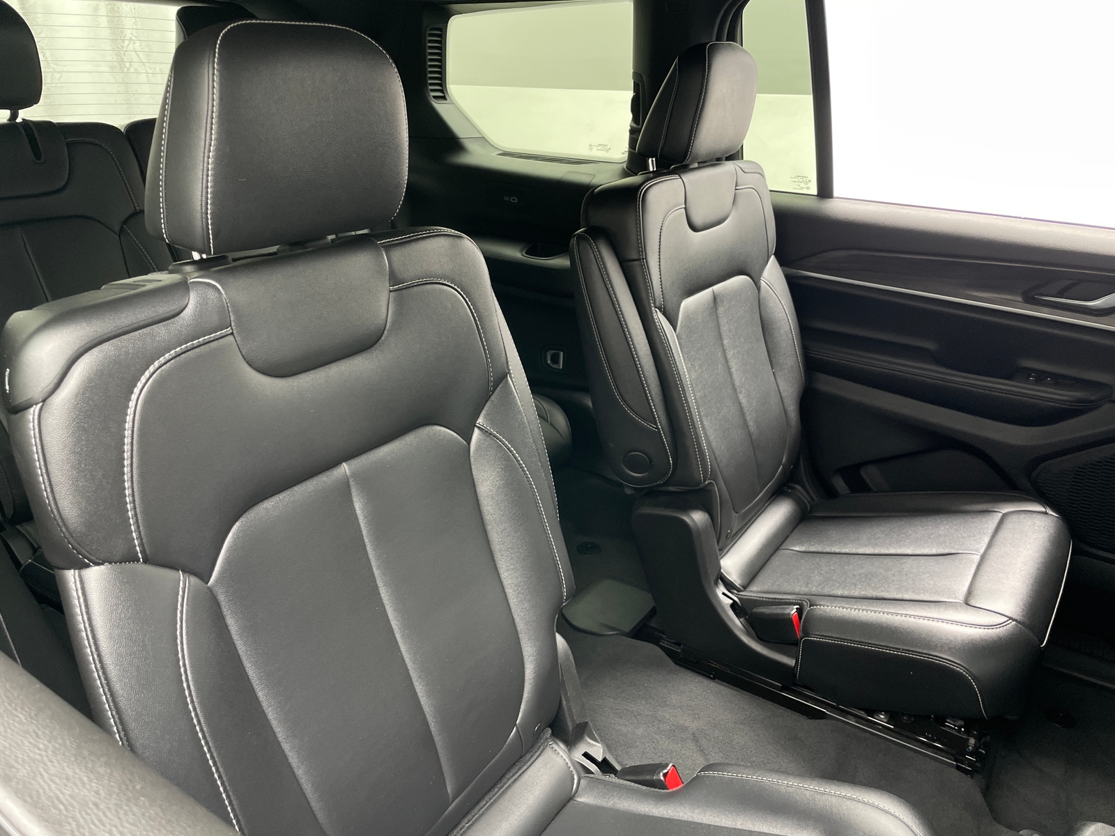 Thumbnail: 2024 Jeep Grand Cherokee L - 5