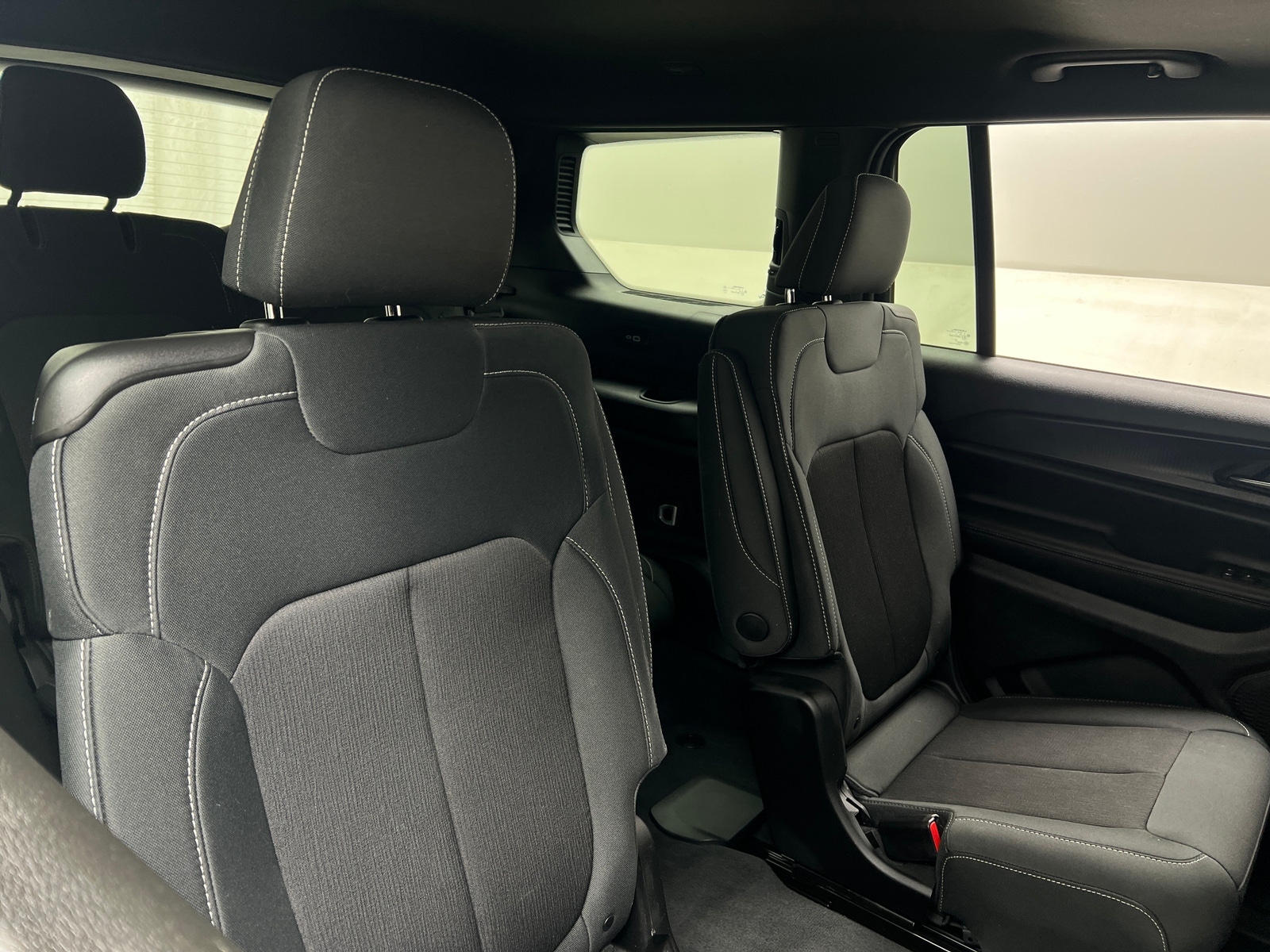 Thumbnail: 2024 Jeep Grand Cherokee L - 6