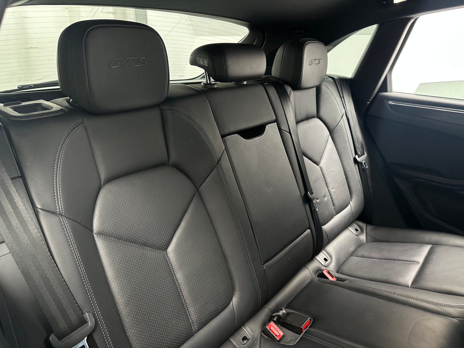 Thumbnail: 2017 Porsche Macan - 5