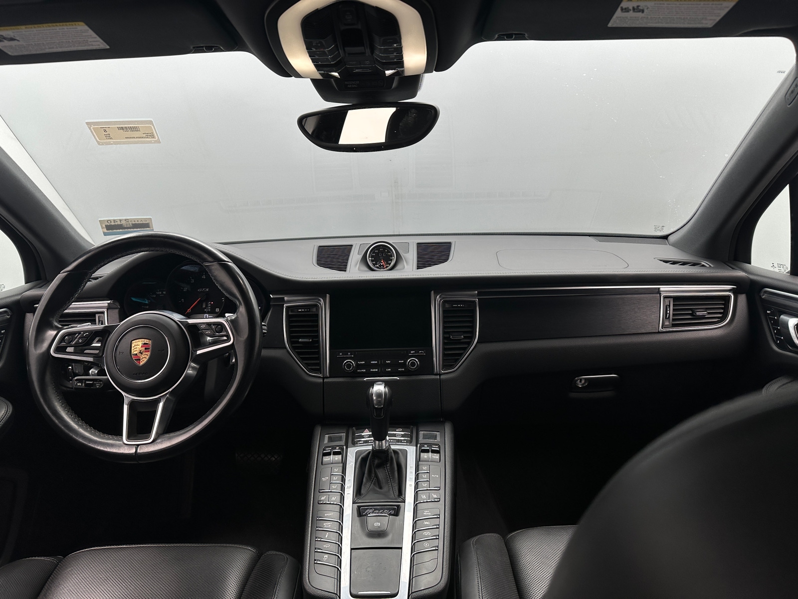 Thumbnail: 2017 Porsche Macan - 2