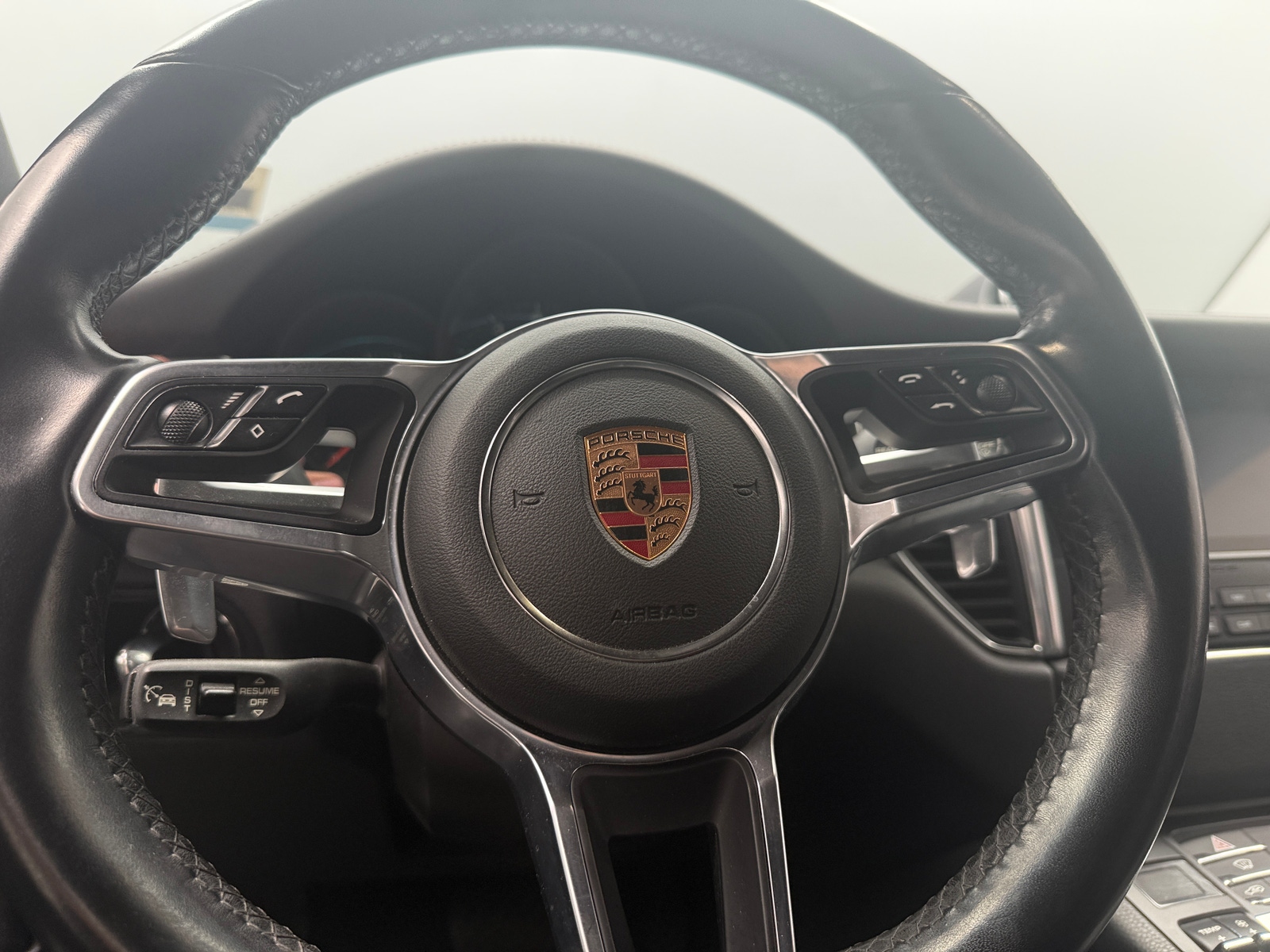 Thumbnail: 2017 Porsche Macan - 4