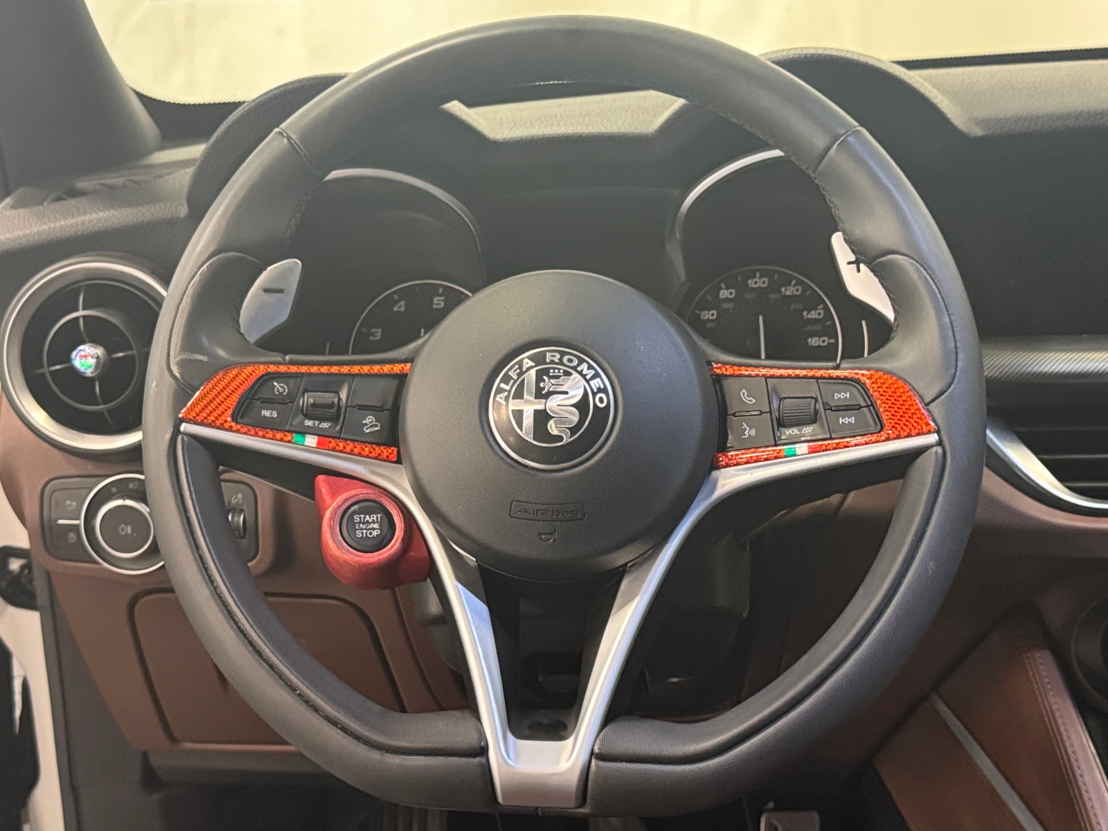 Thumbnail: 2019 Alfa Romeo Stelvio - 4