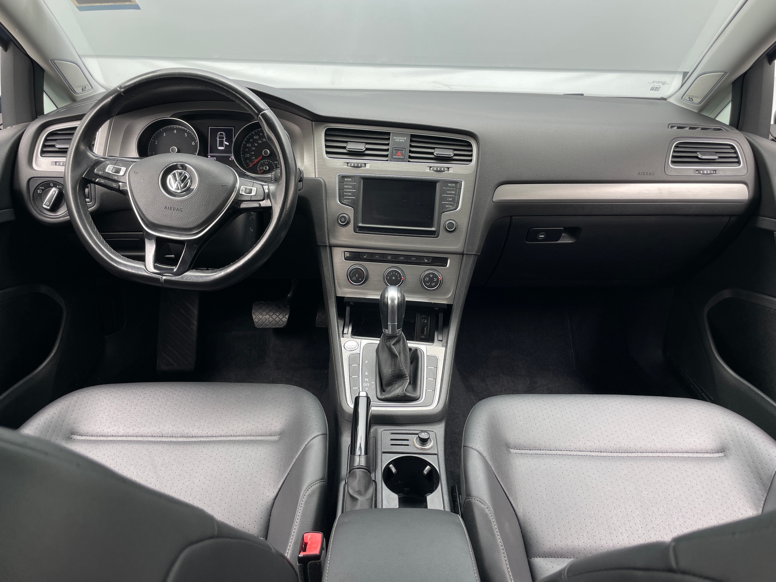 Thumbnail: 2016 Volkswagen Golf - 3
