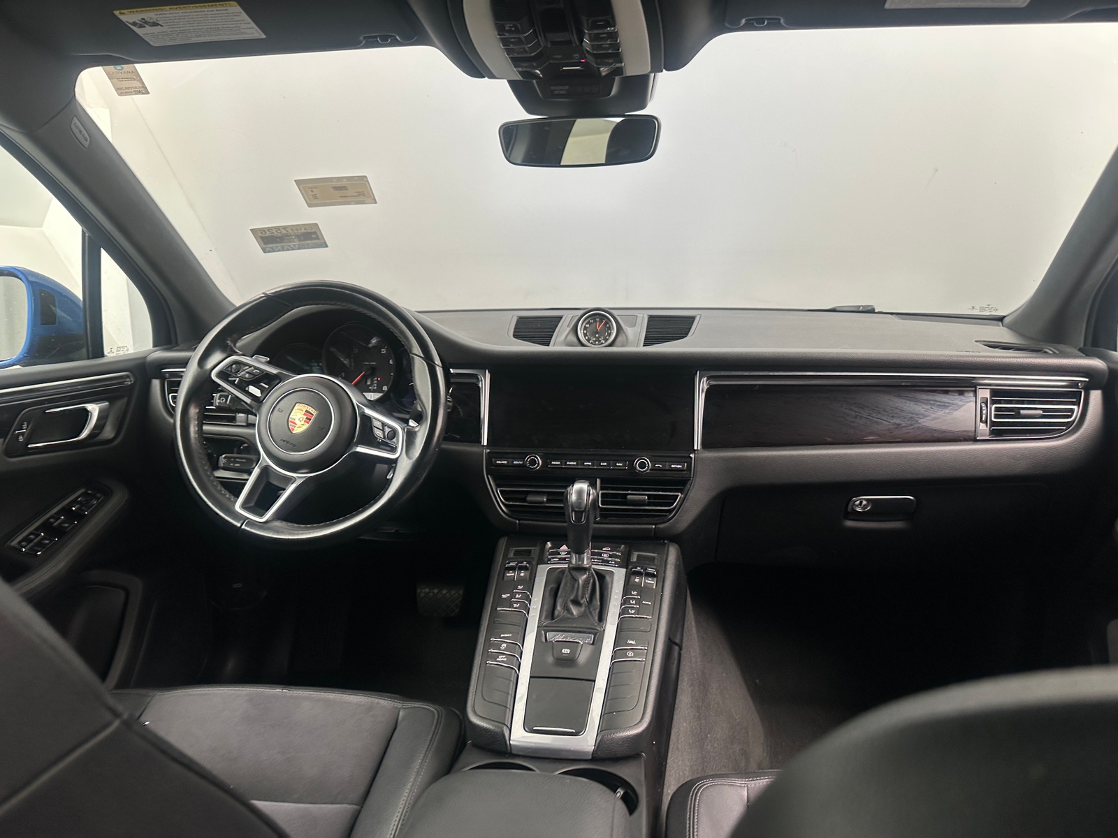 Thumbnail: 2020 Porsche Macan - 2