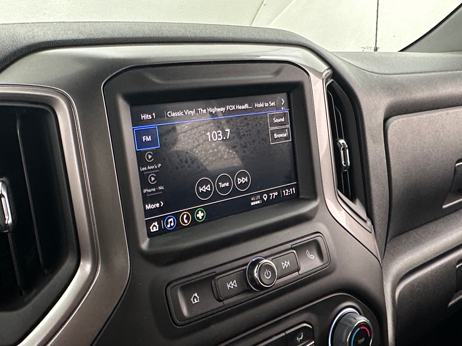 Thumbnail: 2025 Chevrolet Silverado 1500 - 4