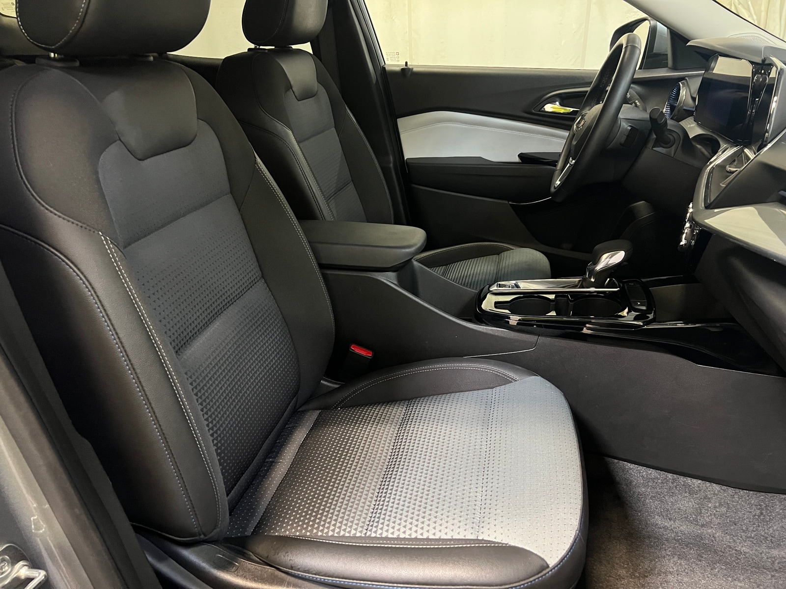 Thumbnail: 2025 Chevrolet Trax - 2