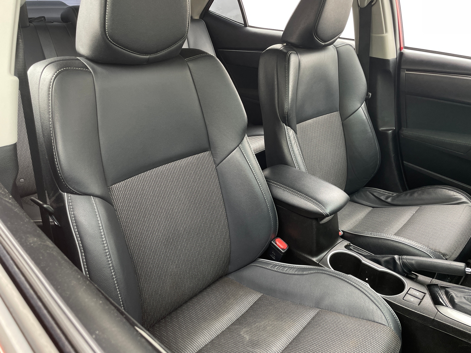 Thumbnail: 2014 Toyota Corolla - 2